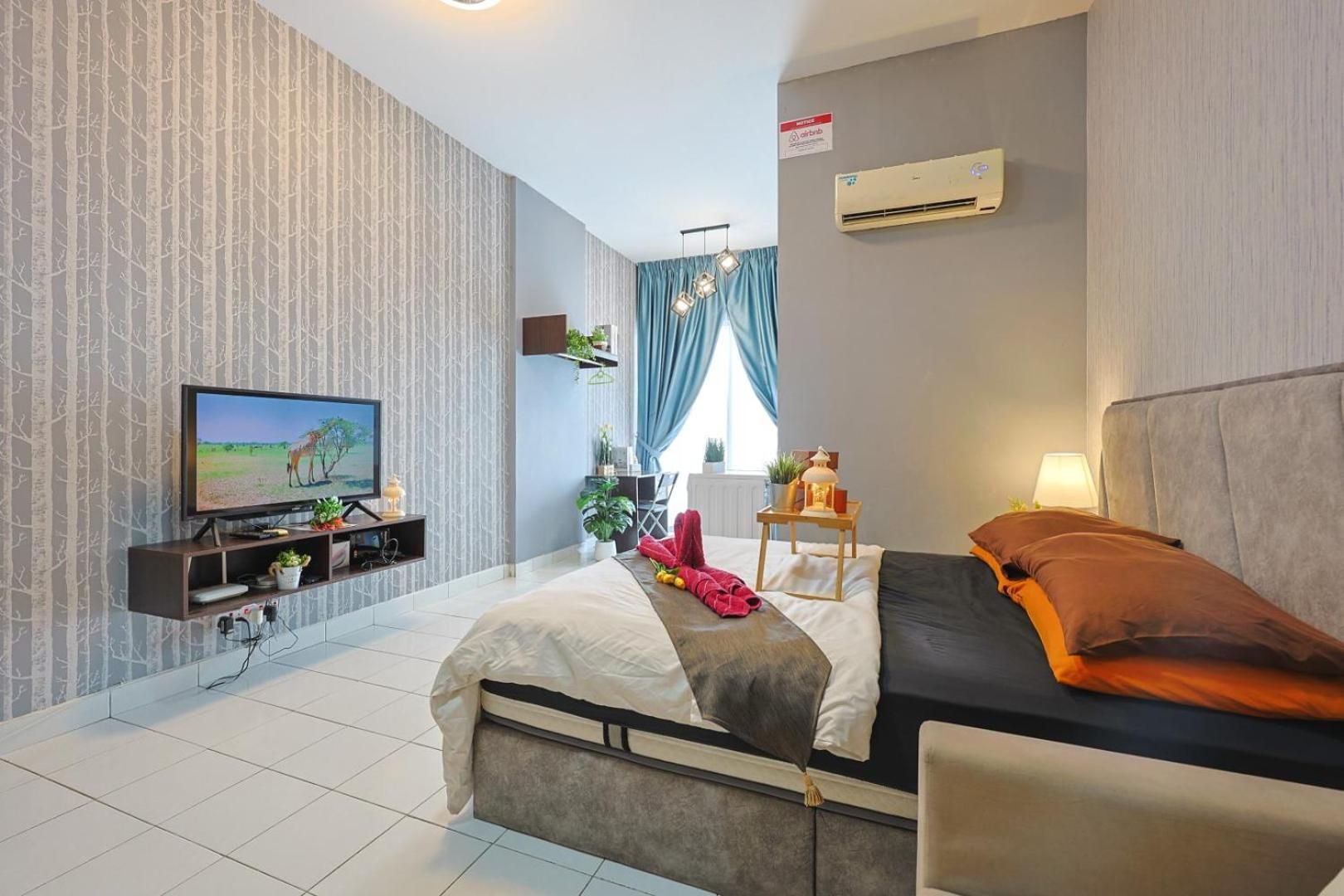 Deluxe One-Bedroom Apartment