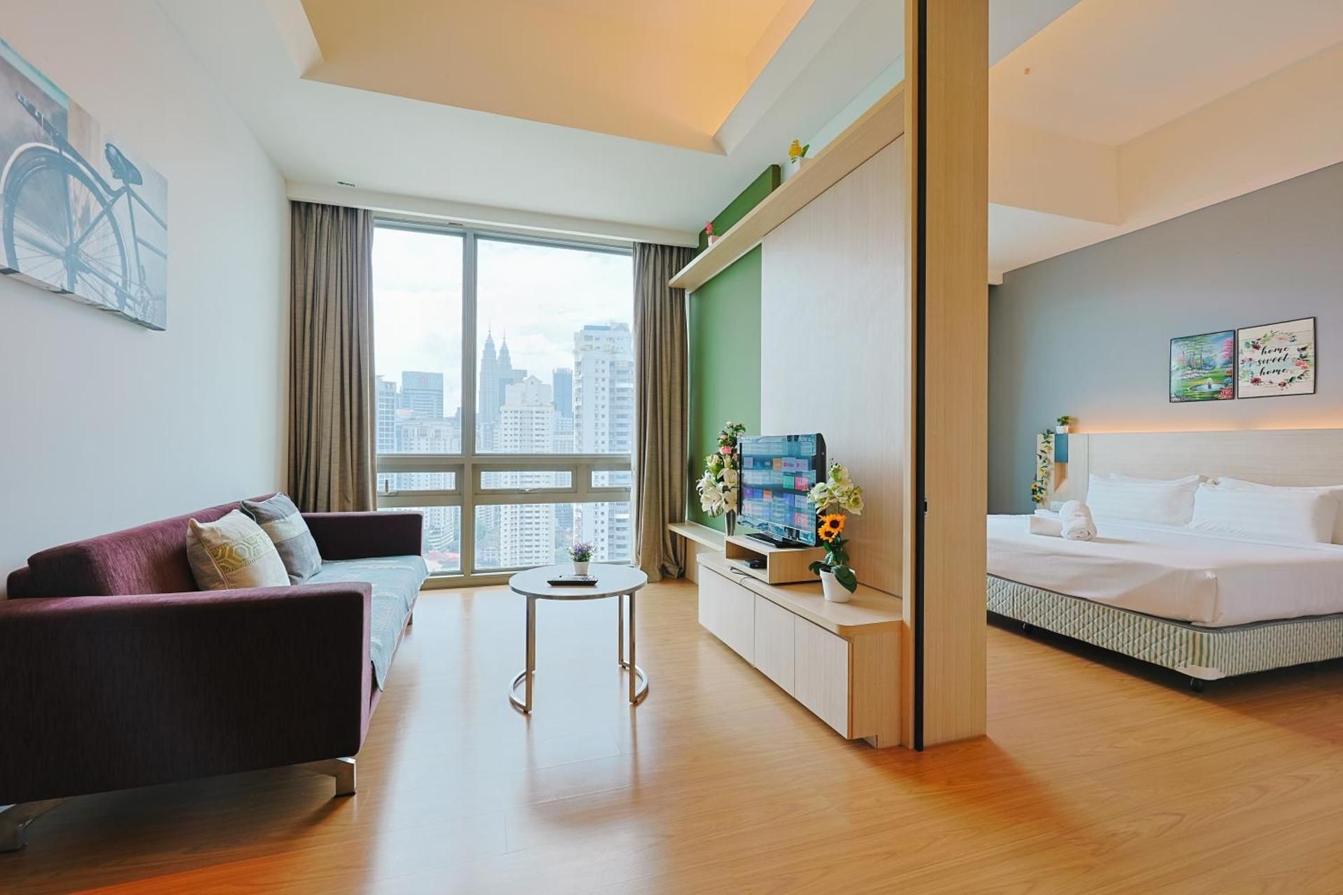 Deluxe One-Bedroom Apartment with City View