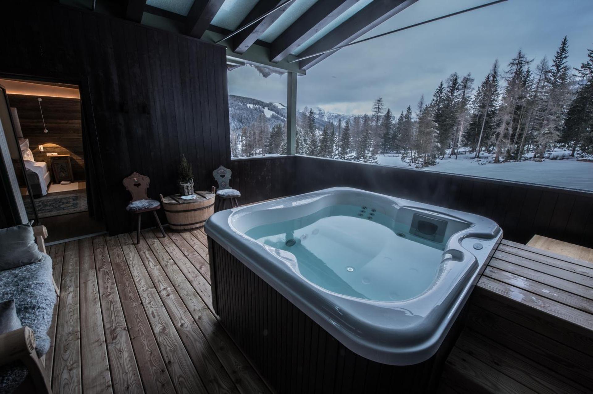 Deluxe Suite with Spa Bath