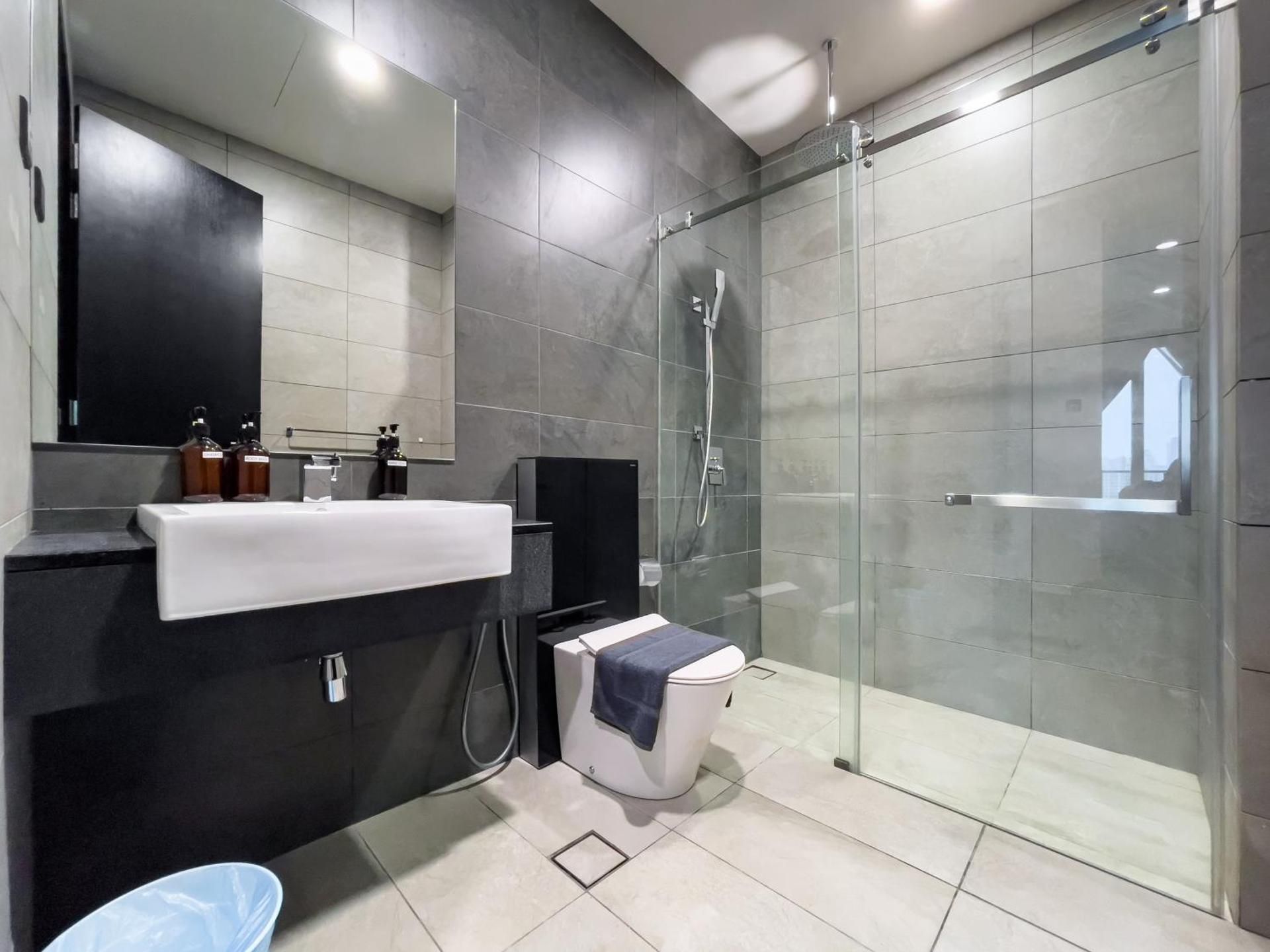 Three Bedroom Apartment with Balcony