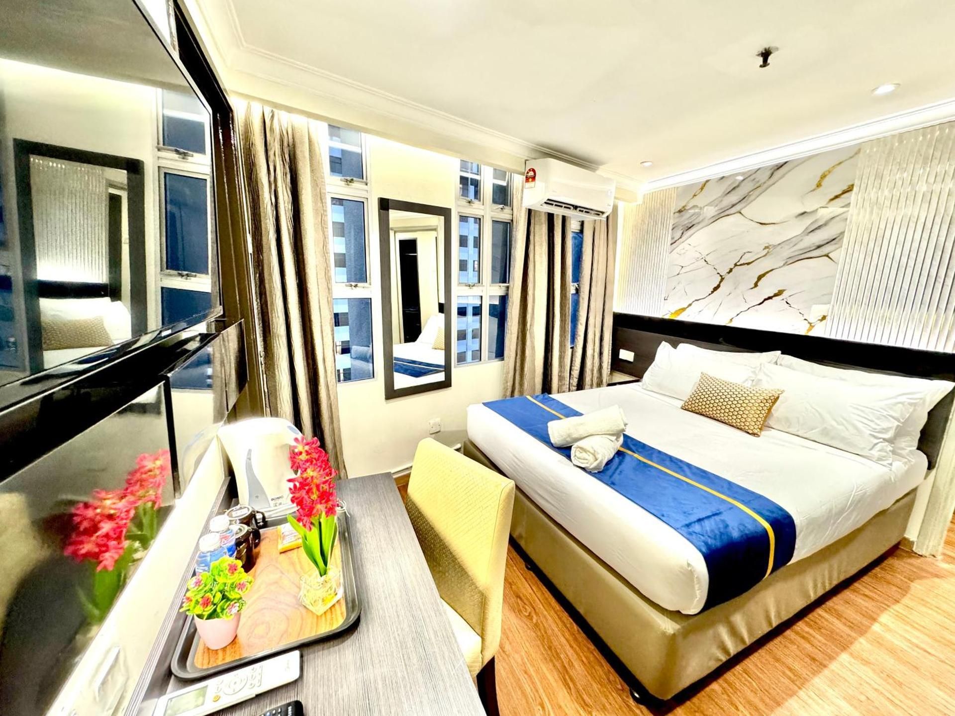 Deluxe Queen Room