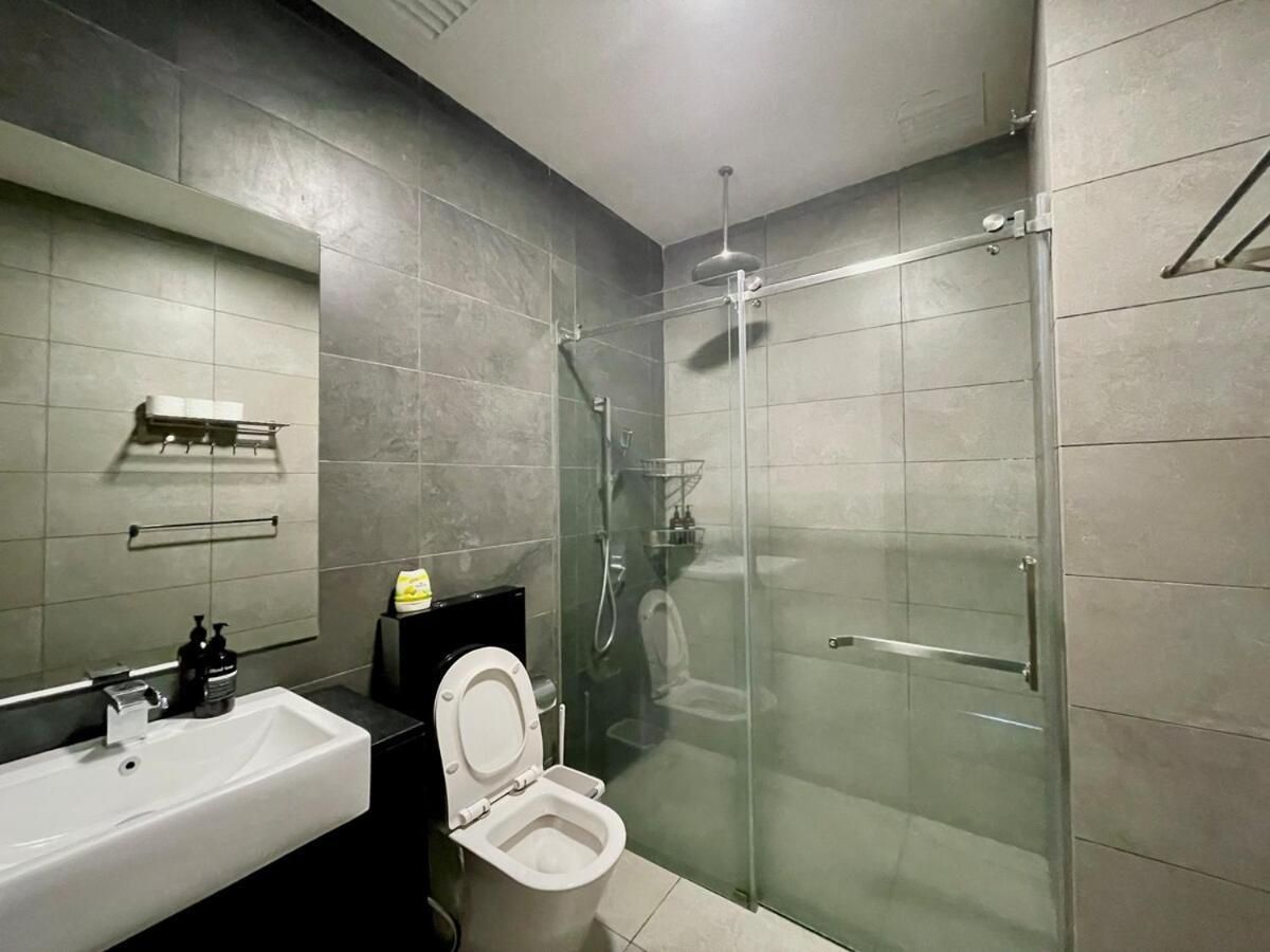 Three-Bedroom Deluxe Apartment