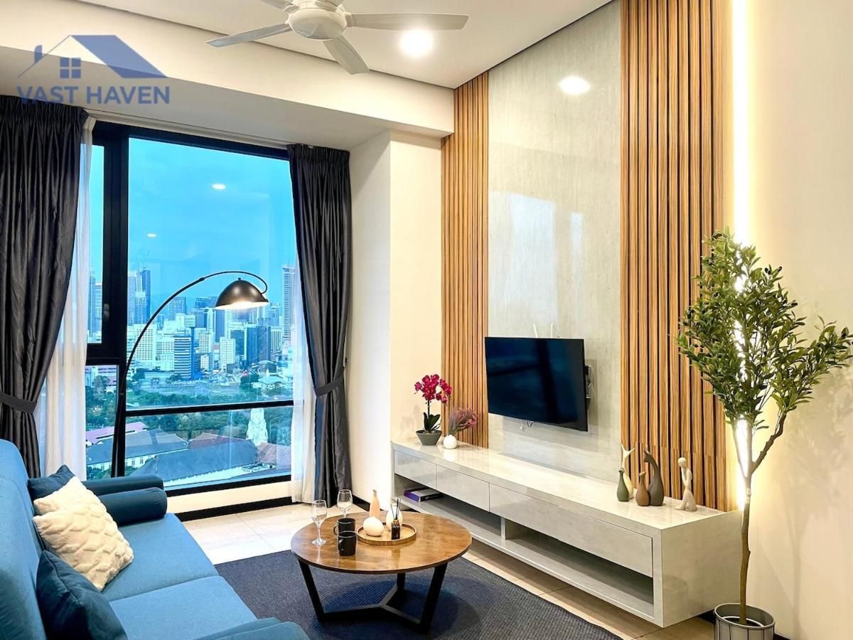 Three-Bedroom Deluxe Apartment