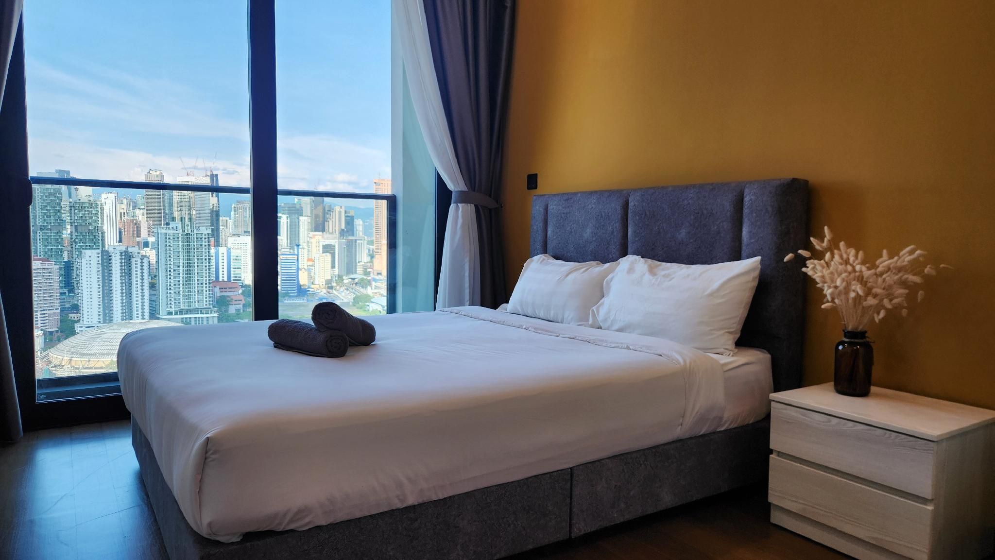 Three Bedroom Apartment with Balcony