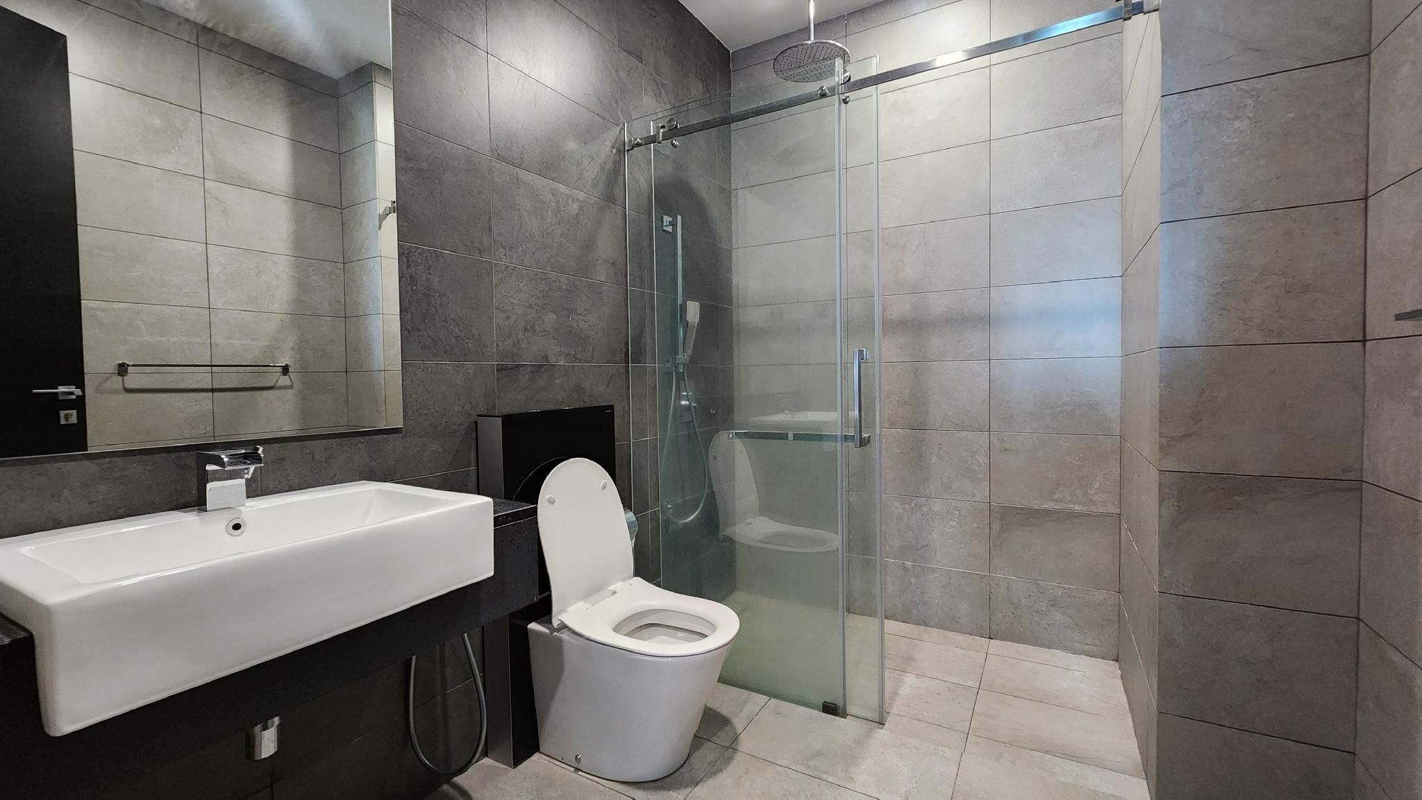 Three Bedroom Suite City View