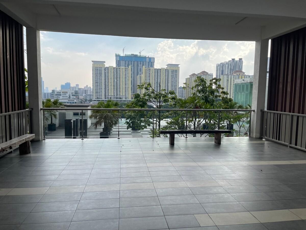 210f739b0876101df057d4d9e9a3530a