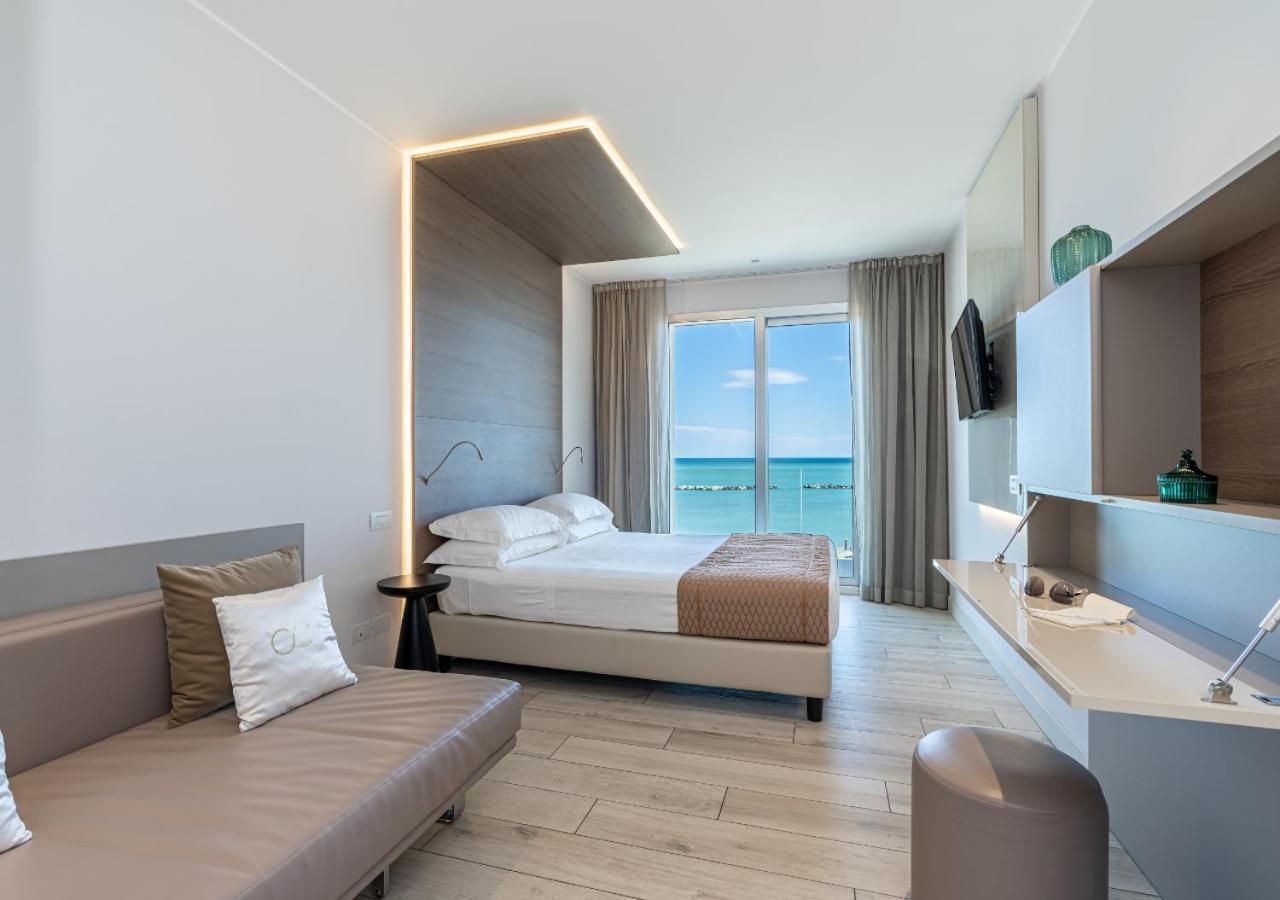 Quadruple Room with Sea View