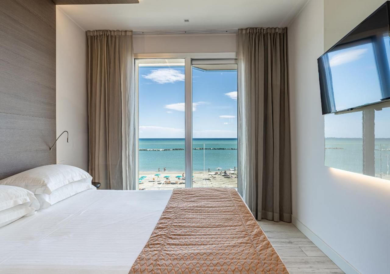 Quadruple Room with Sea View