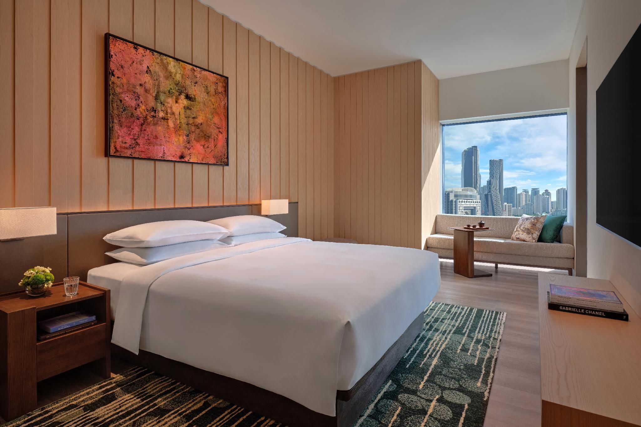 1 King Bed, Deluxe