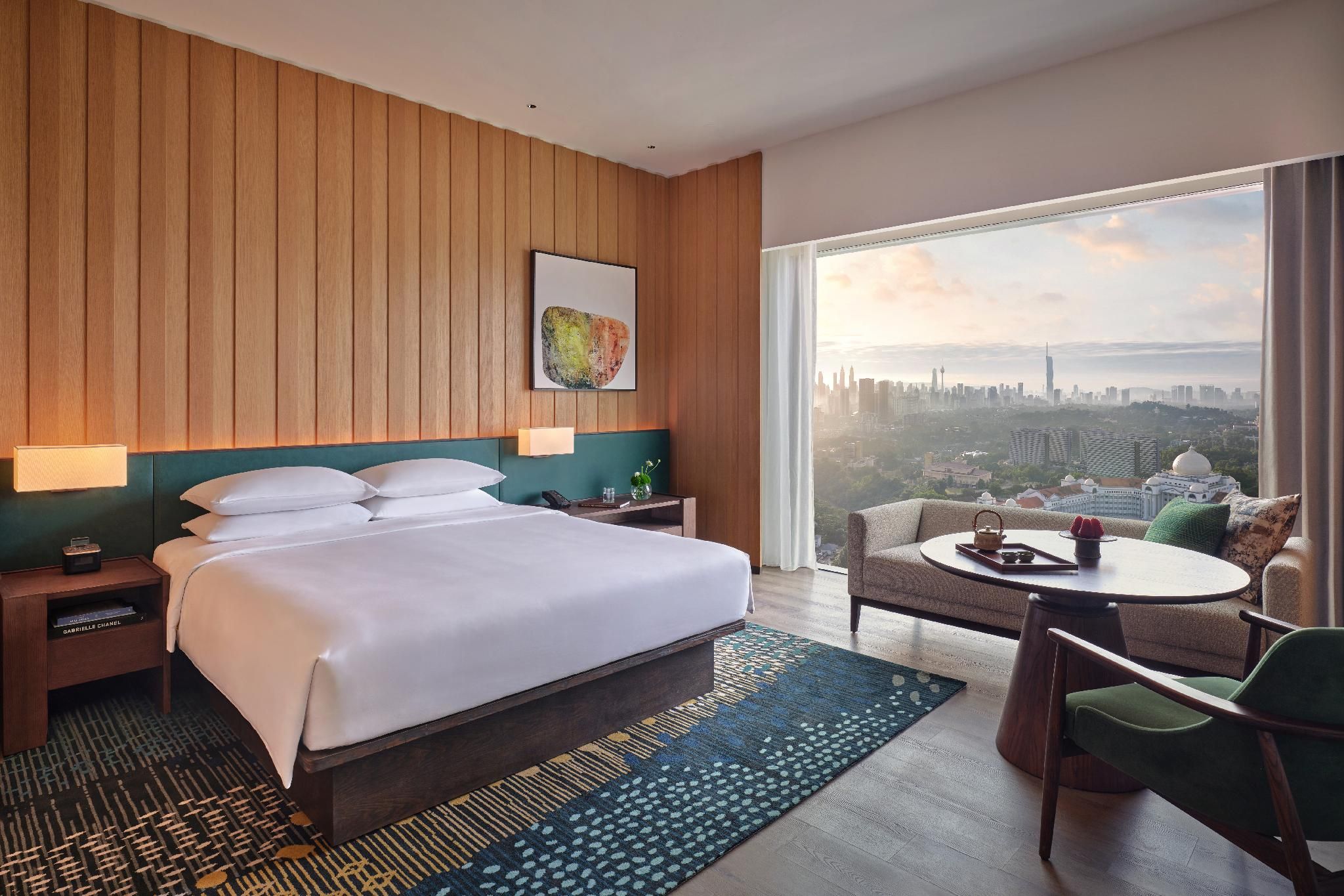 1 King Bed View