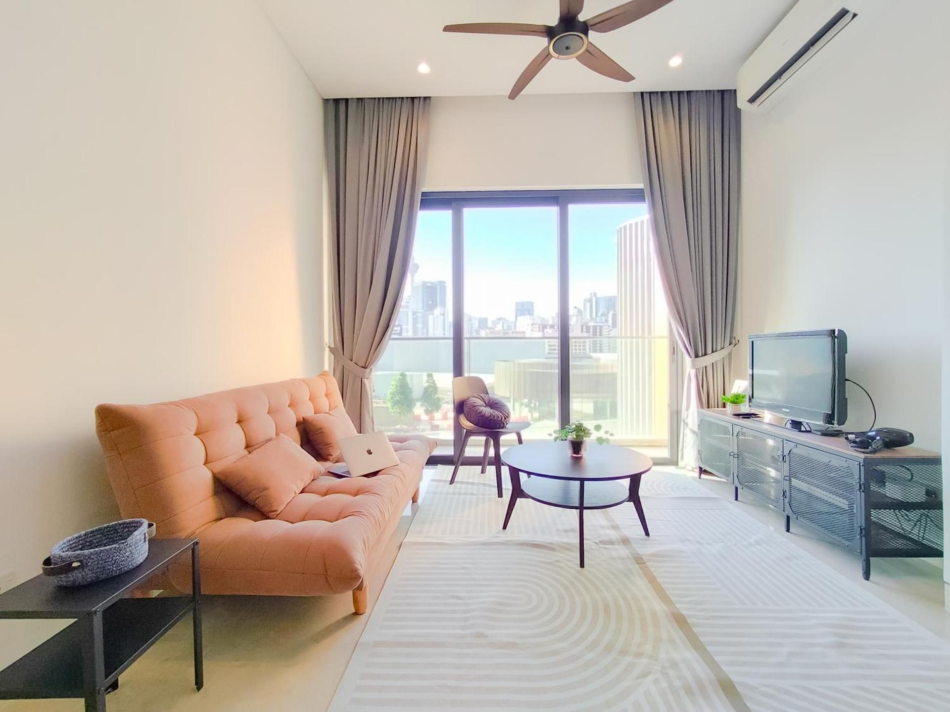 Two-Bedroom Deluxe Apartment with Balcony