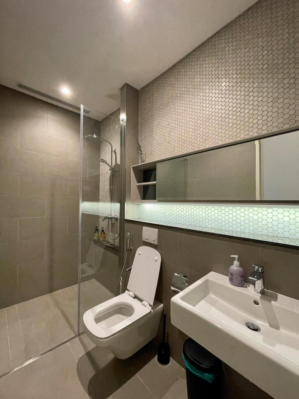 One-Bedroom Apartment with Balcony