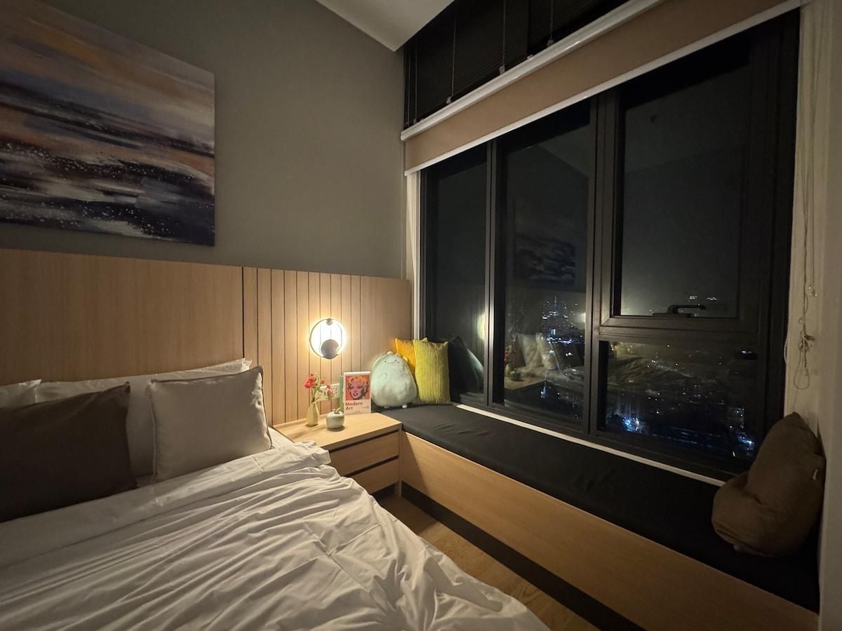 Studio - King Room with Balcony