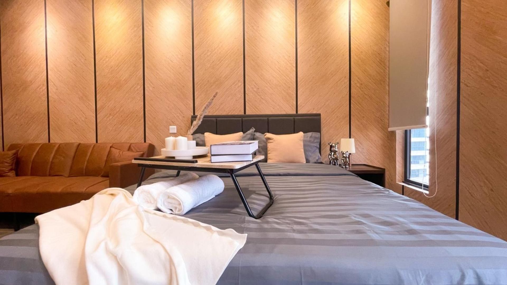 DELUXE APARTMENT