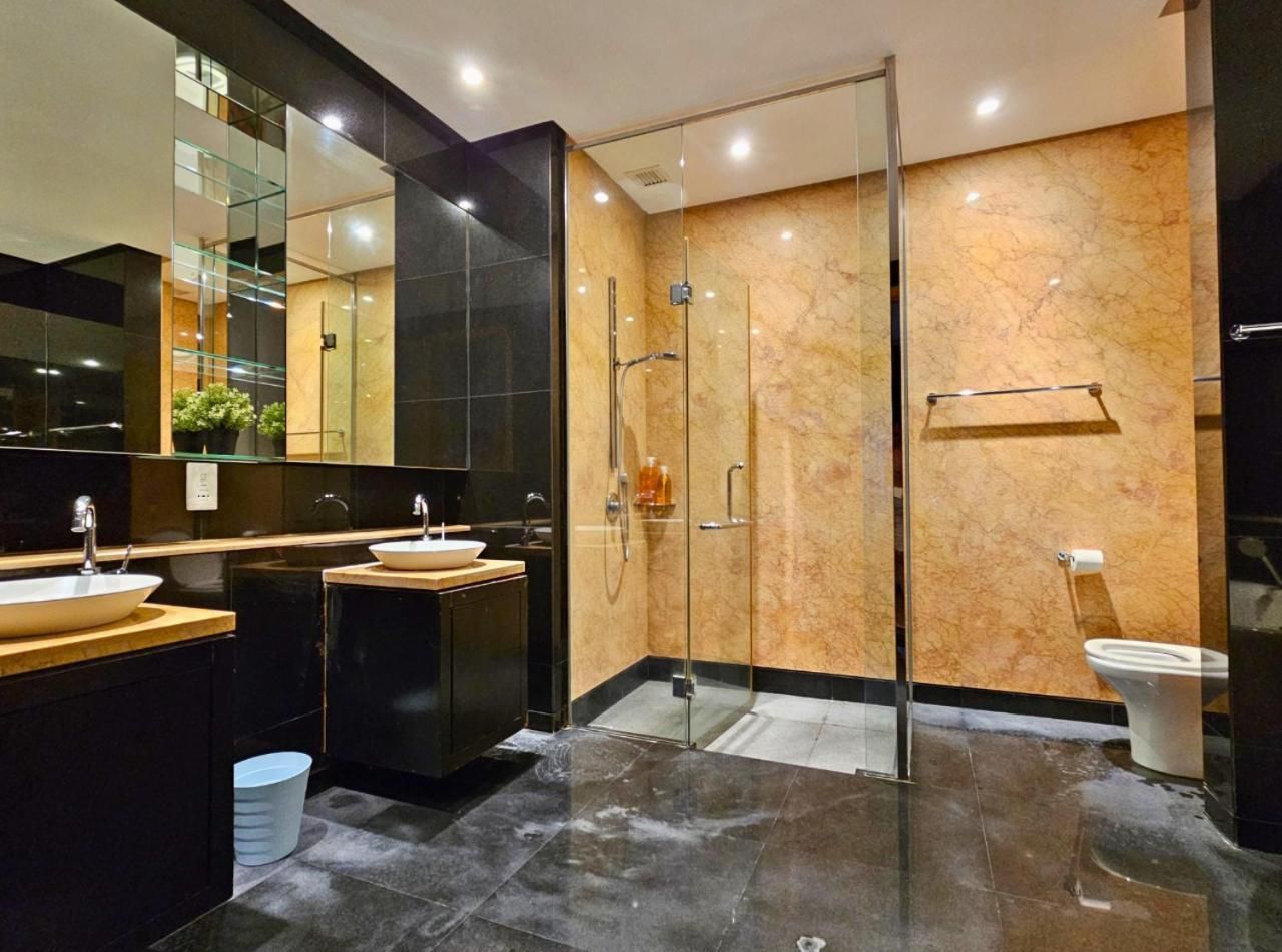 Three-Bedroom Apartment with Balcony
