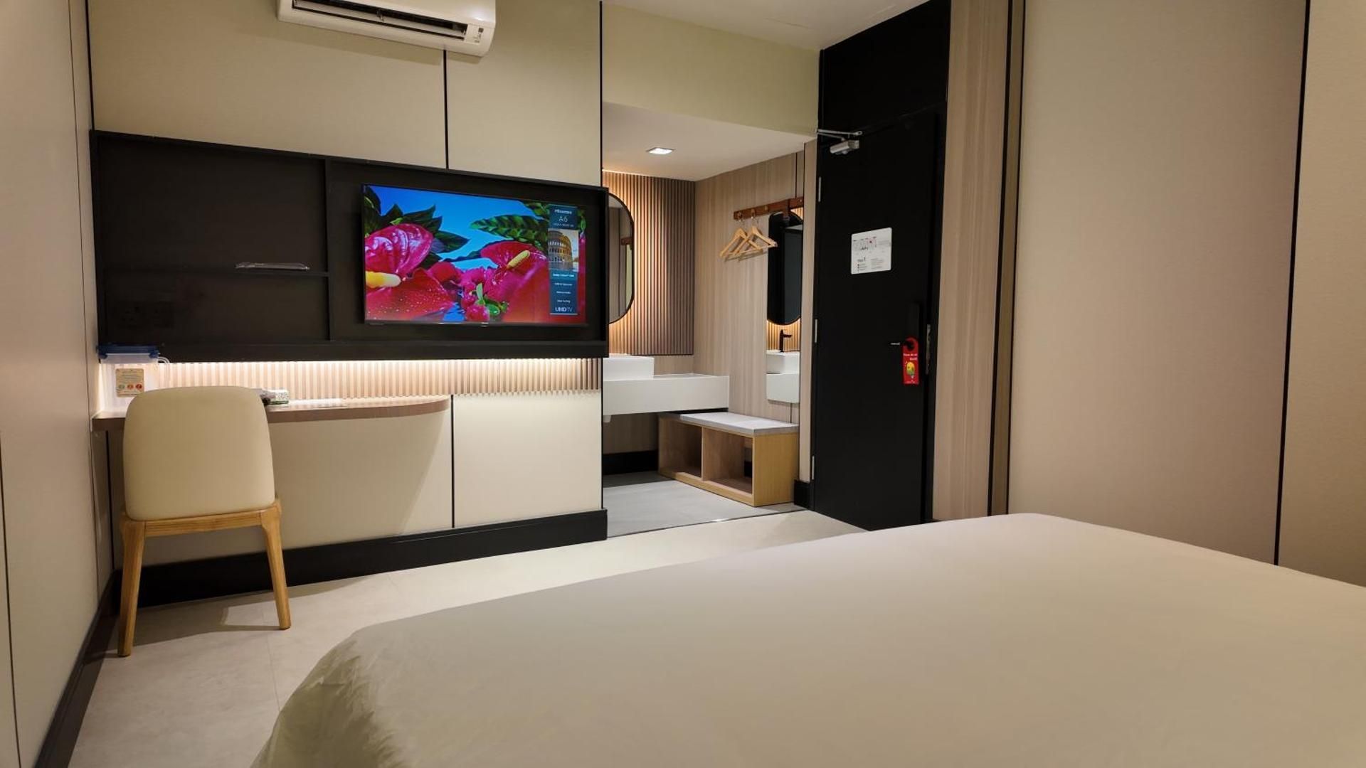 Standard King Room