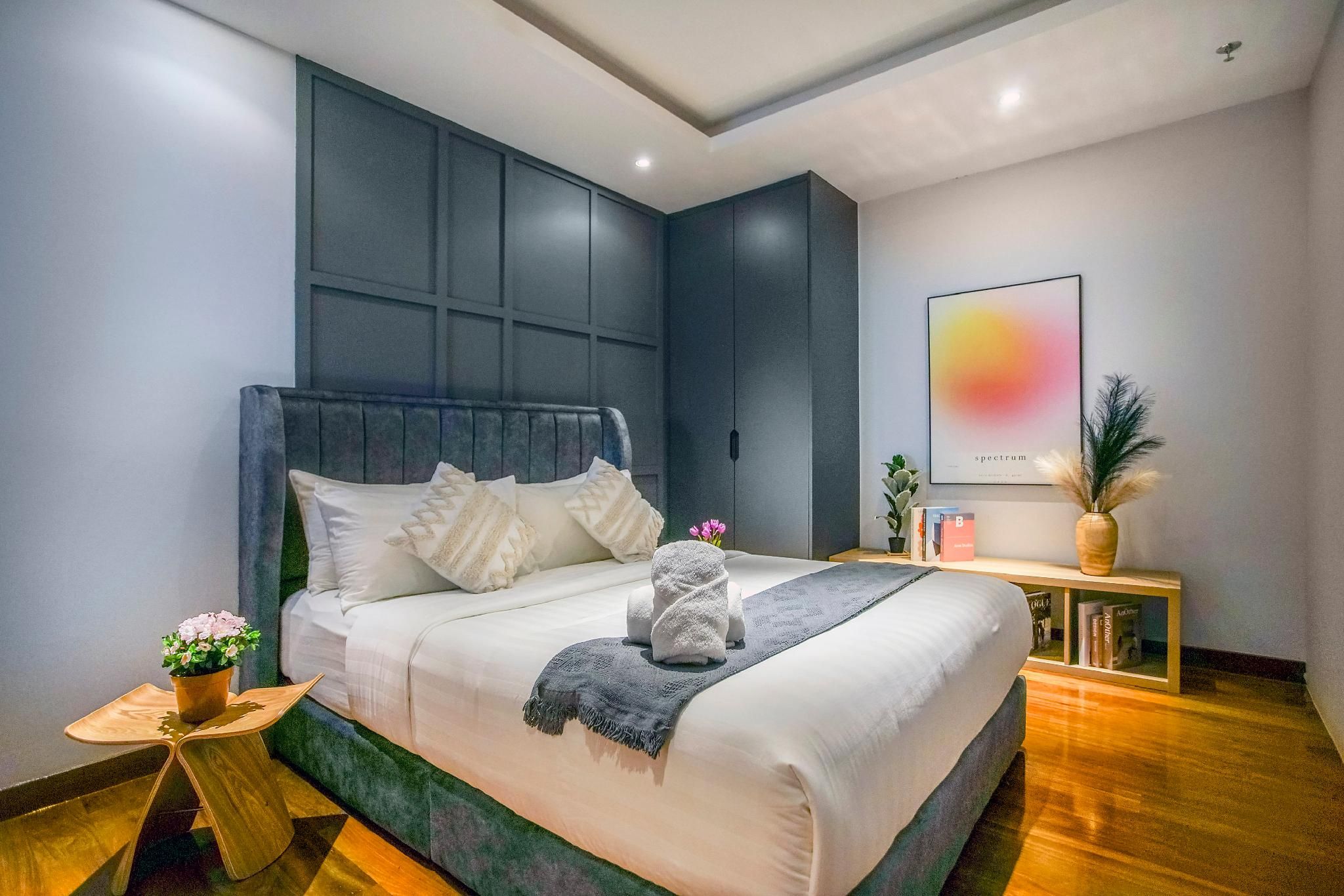 Duplex 3-Bedroom Penthouse with Bathtub