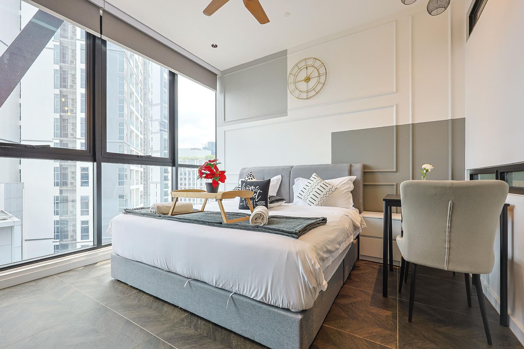 One Bedroom Queen Suite