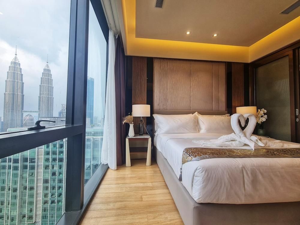 Royal One Bedroom Apartment Petronas Twin Tower View