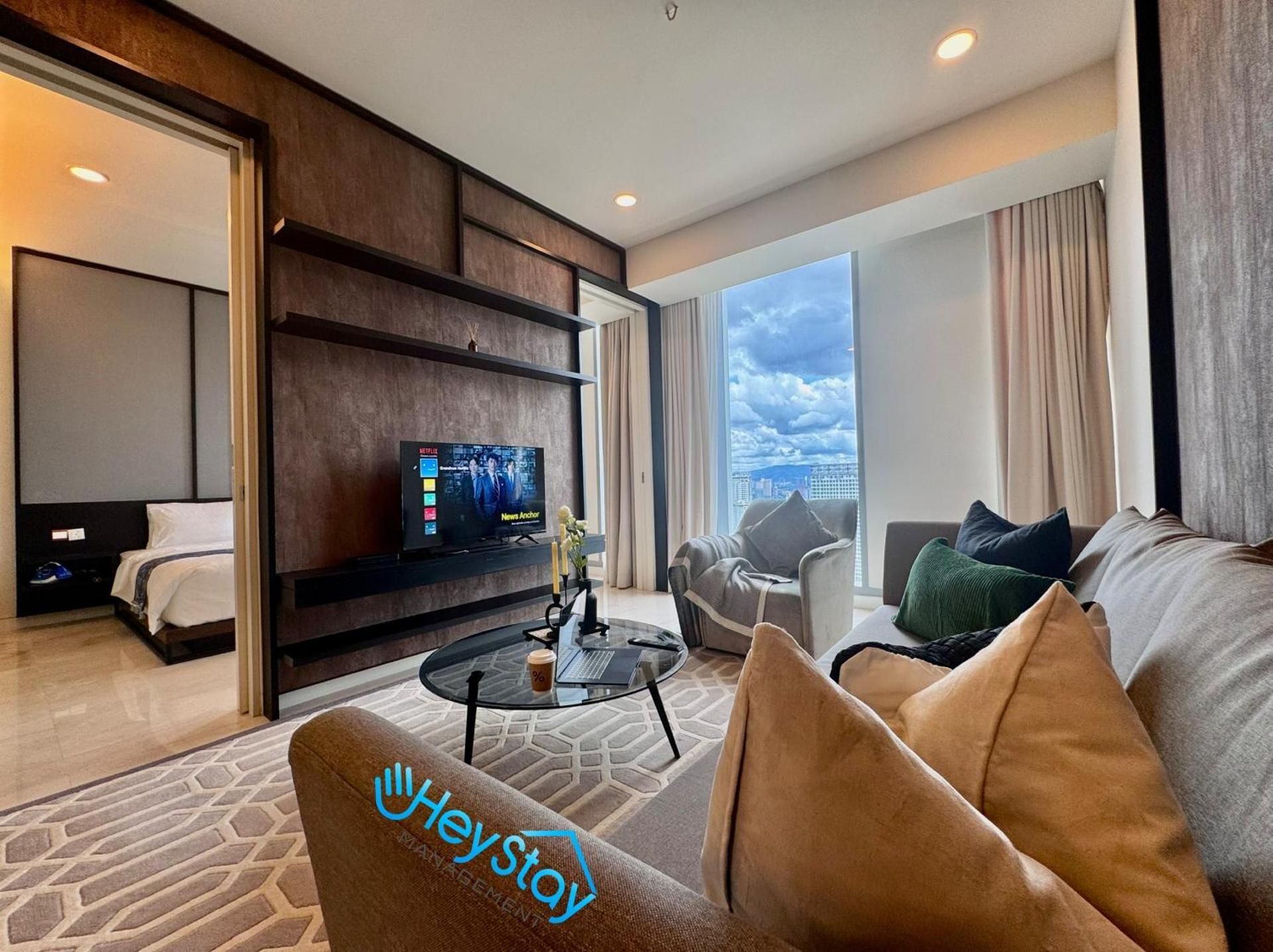 Deluxe One-Bedroom Apartment