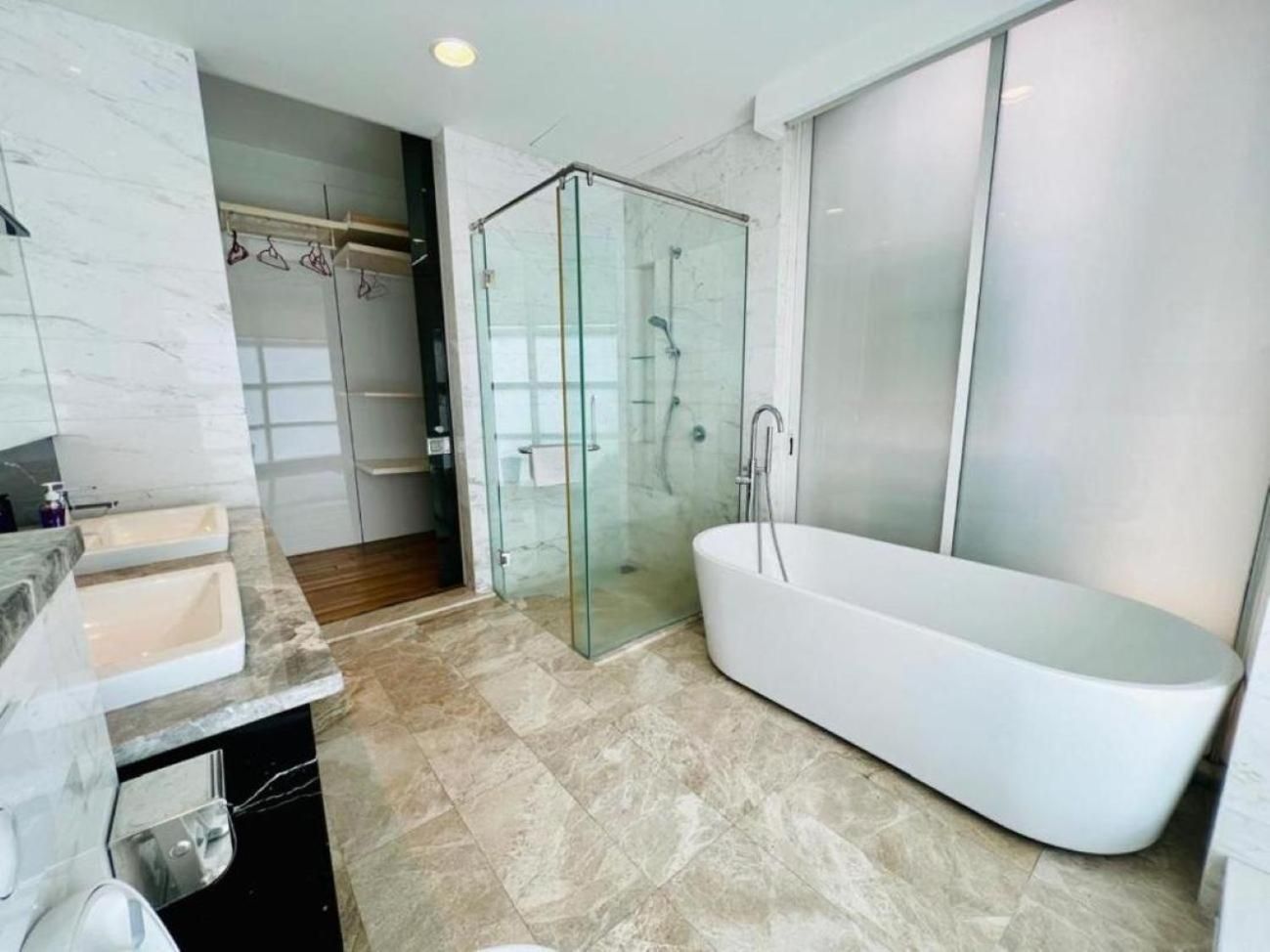 Two-Bedroom Apartment with City View