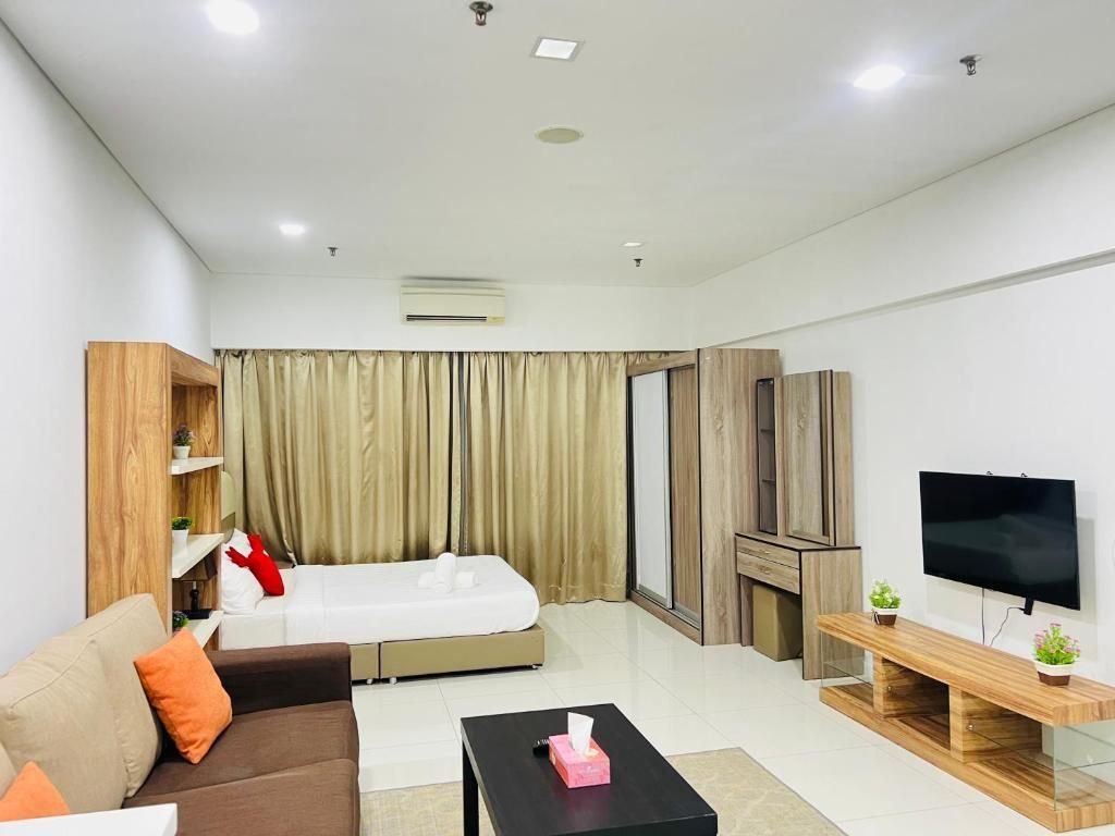 Deluxe Studio