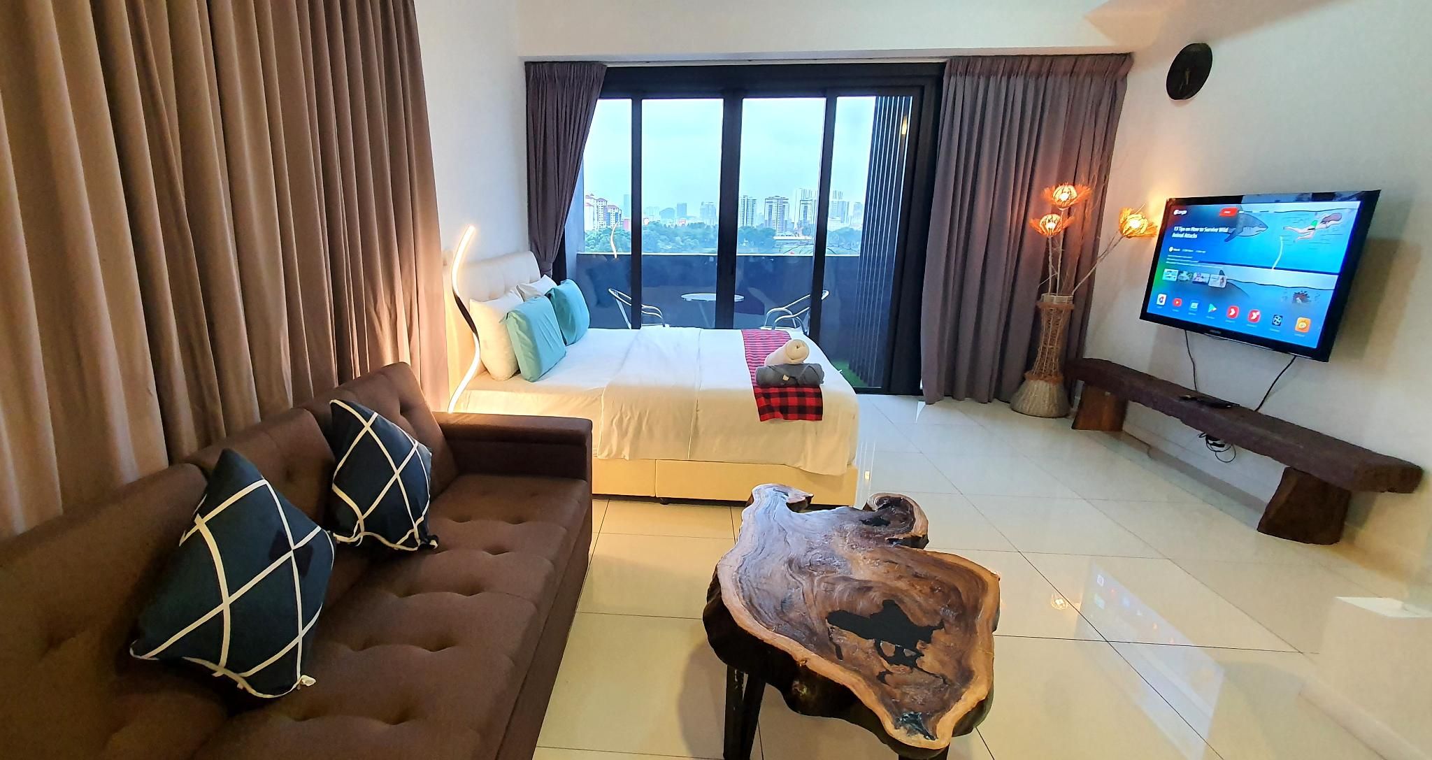 Studio Apartment with Balcony