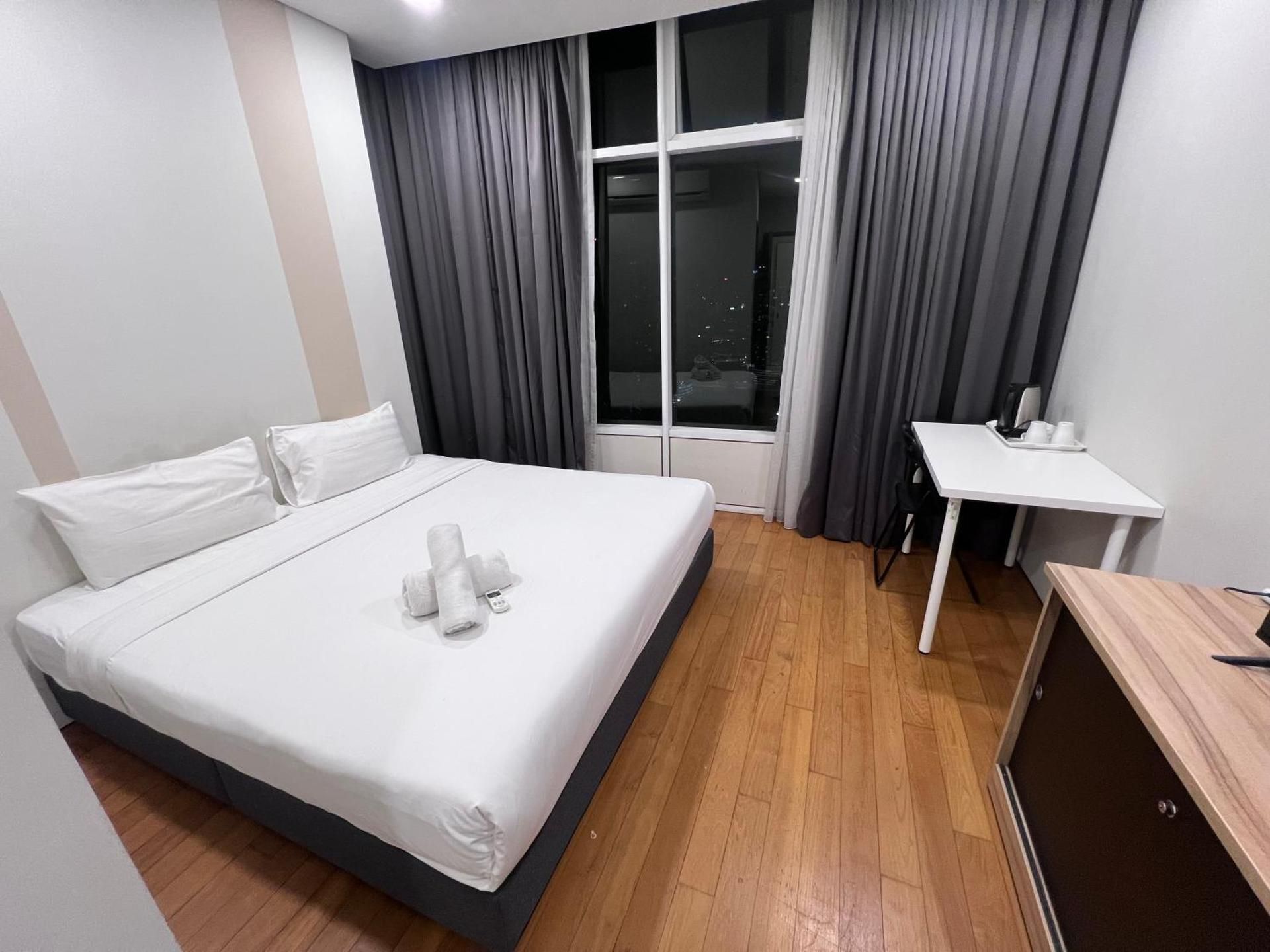 Two-Bedroom Apartment with City View