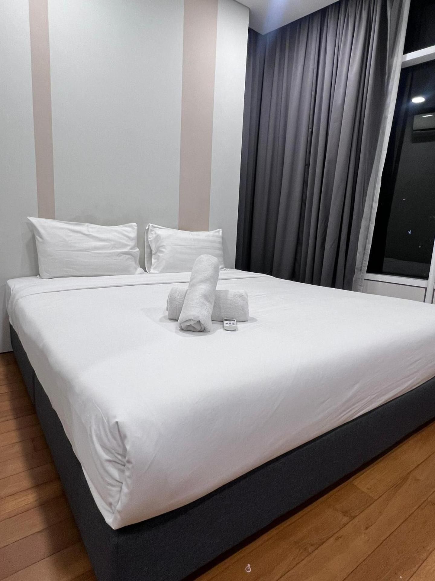 Two-Bedroom Apartment with City View