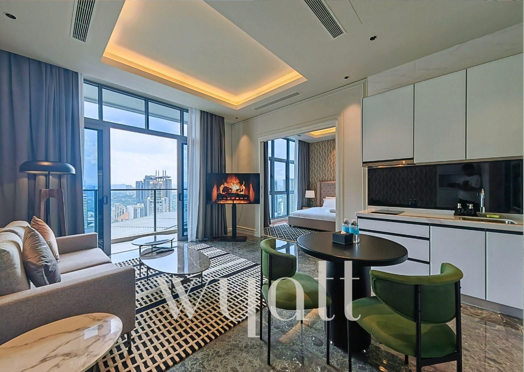 One Bed Room with Bathtub