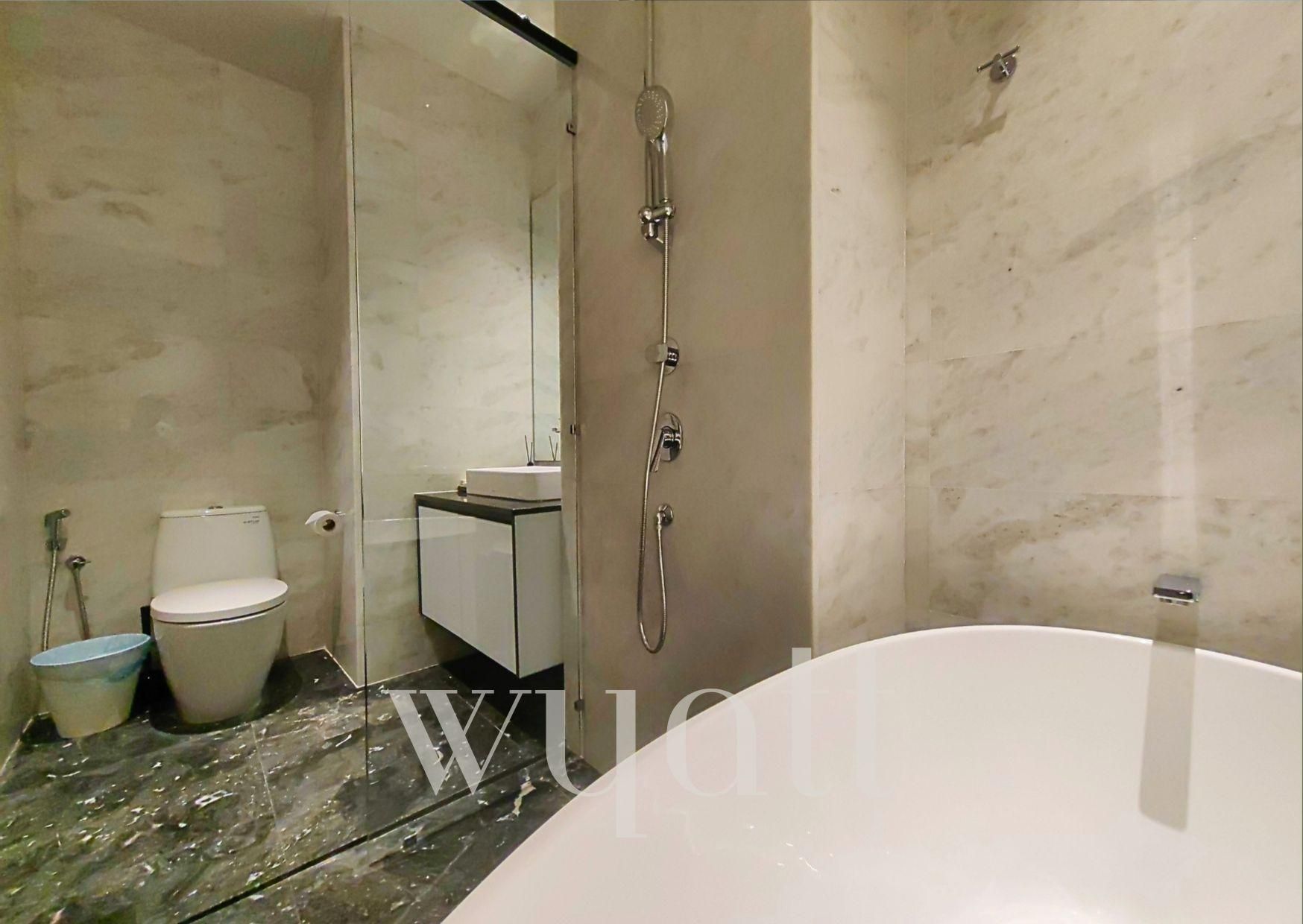 Twin Room with Bathtub