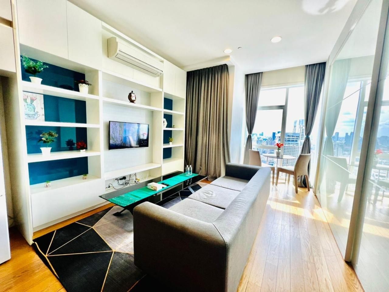 Deluxe Junior Suite with City View