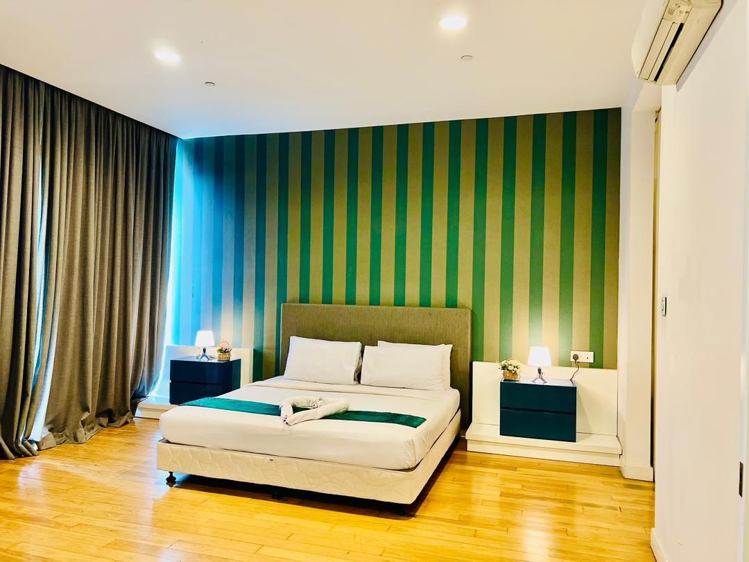 Superior Suite with Bathtub