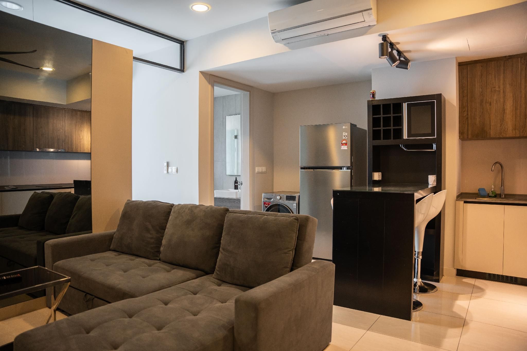 Datum Jelatek by Plush Apartment 2