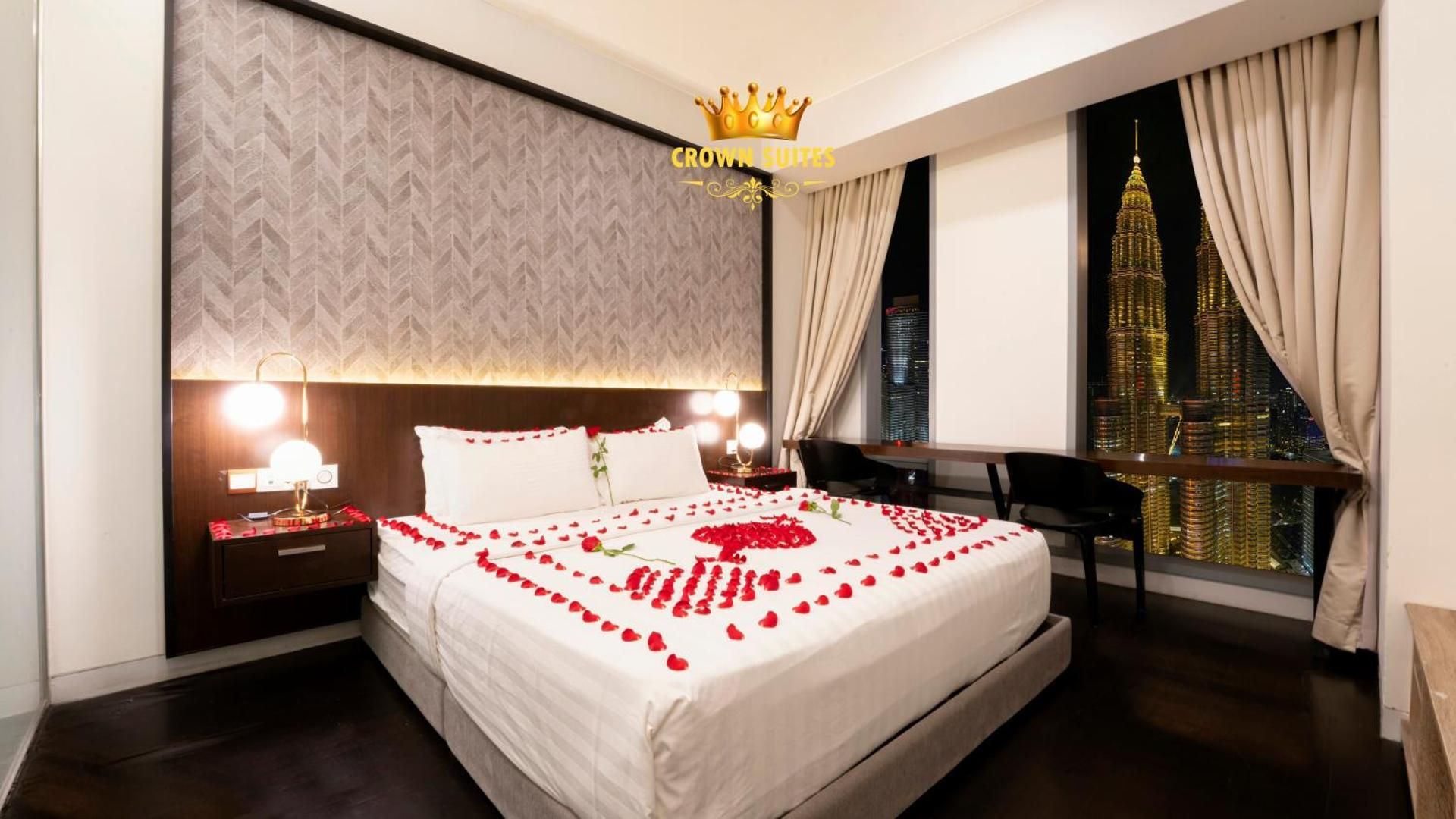 Presidential Two Bedroom KLCC Twin Towers View Apartment