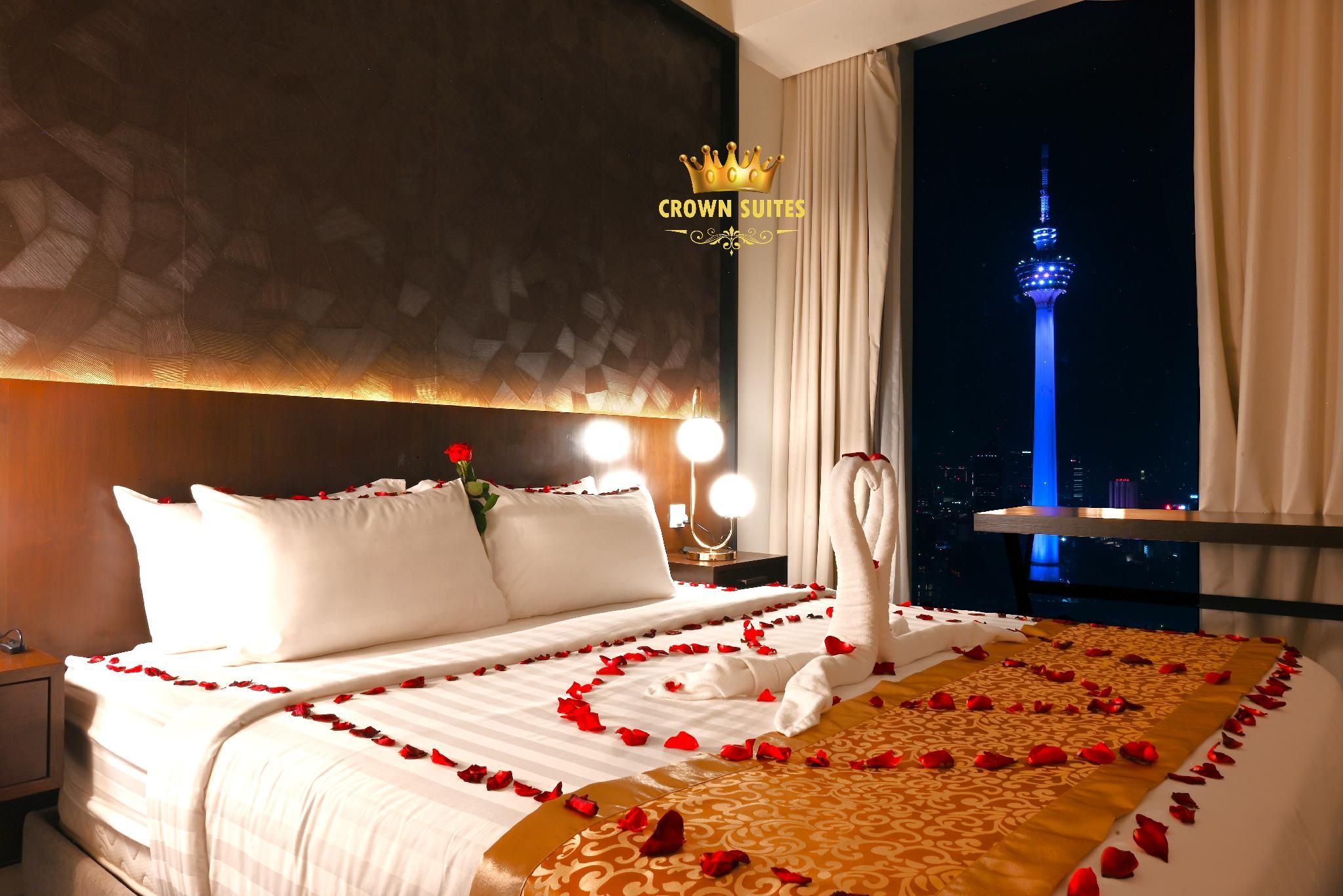 Honeymoon Suite