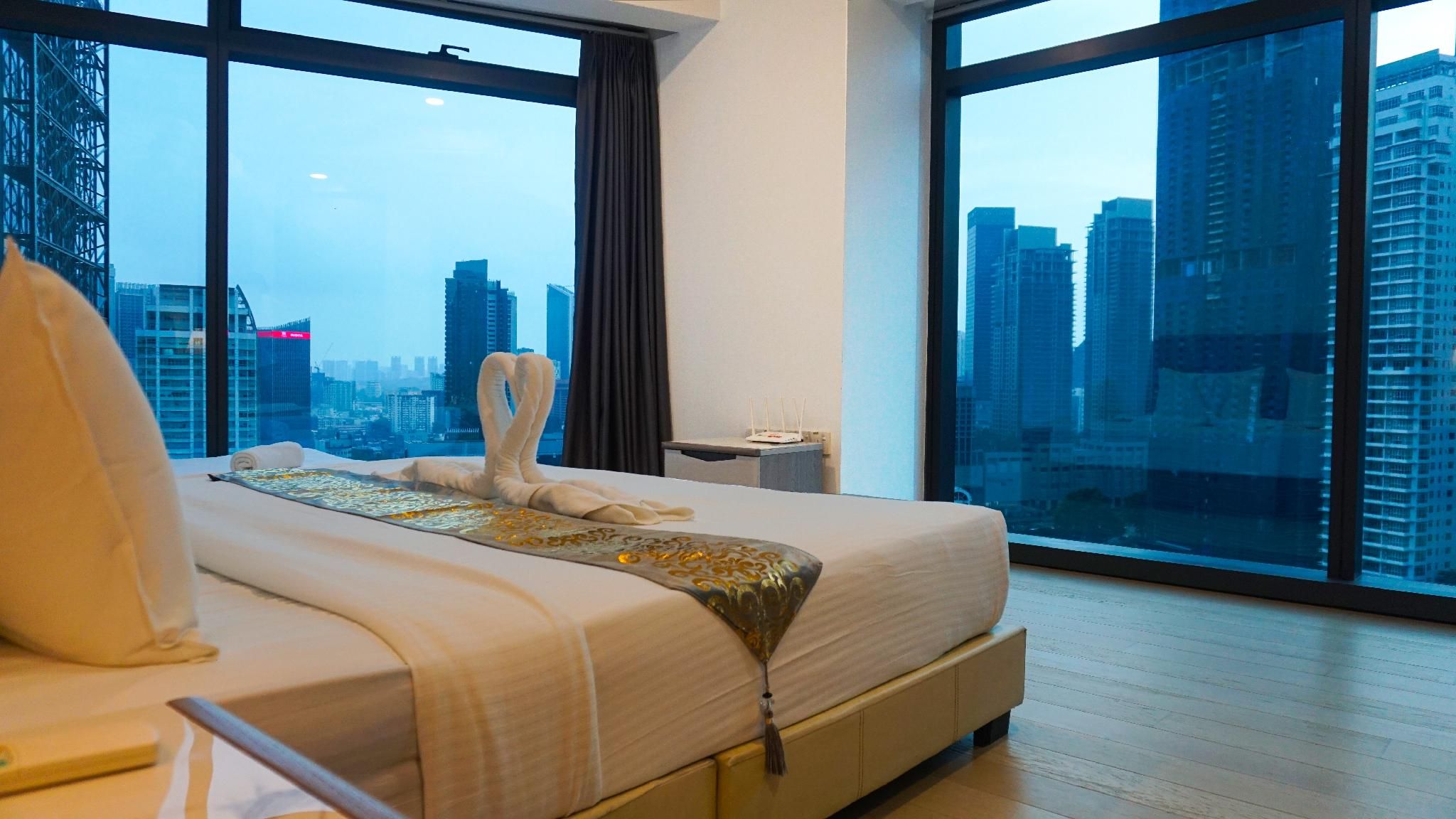 Premium Two Bedroom Apartment Petronas Twin Tower View
