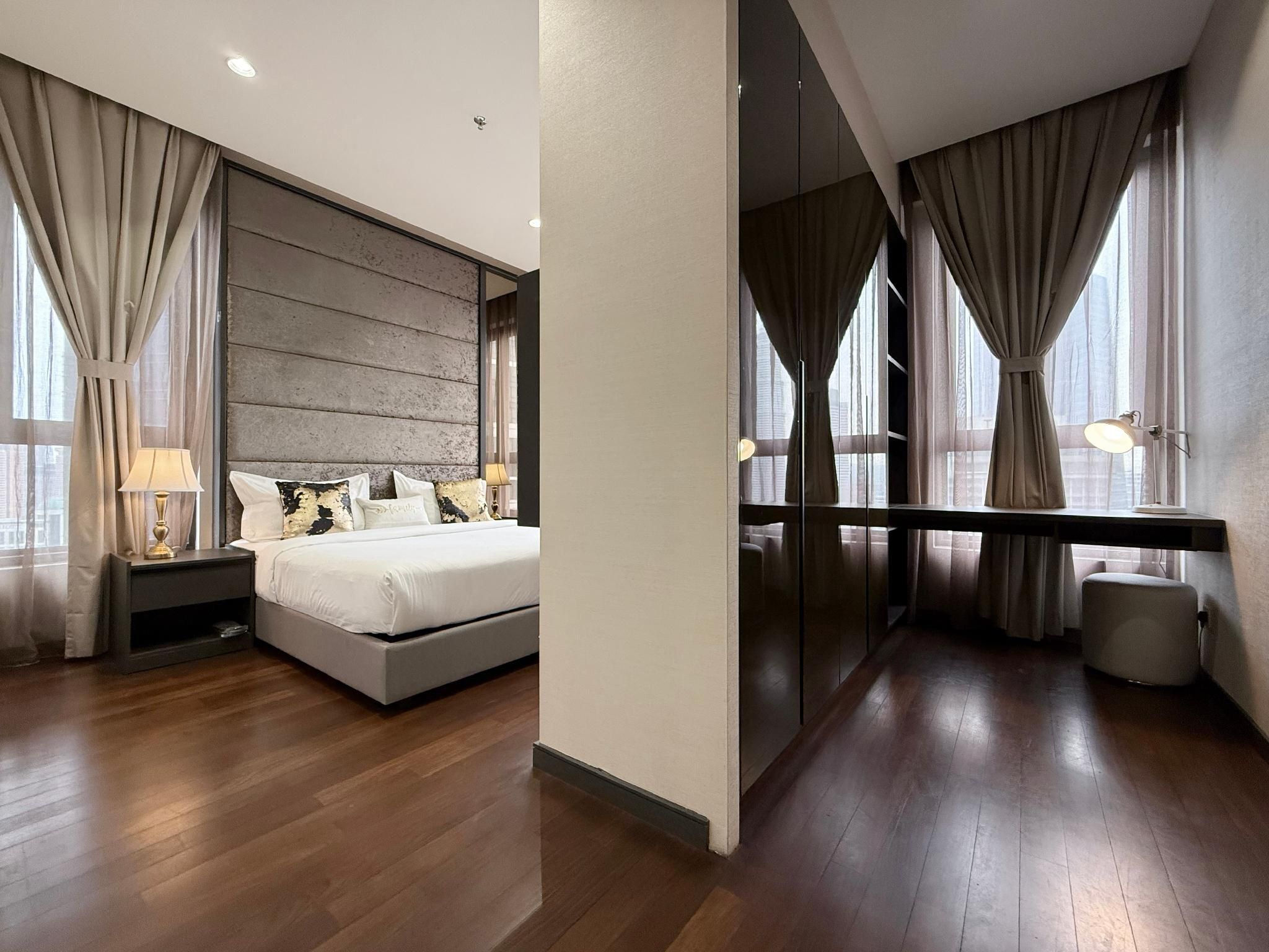 2-Bedroom Premium Twin Towers View Suite