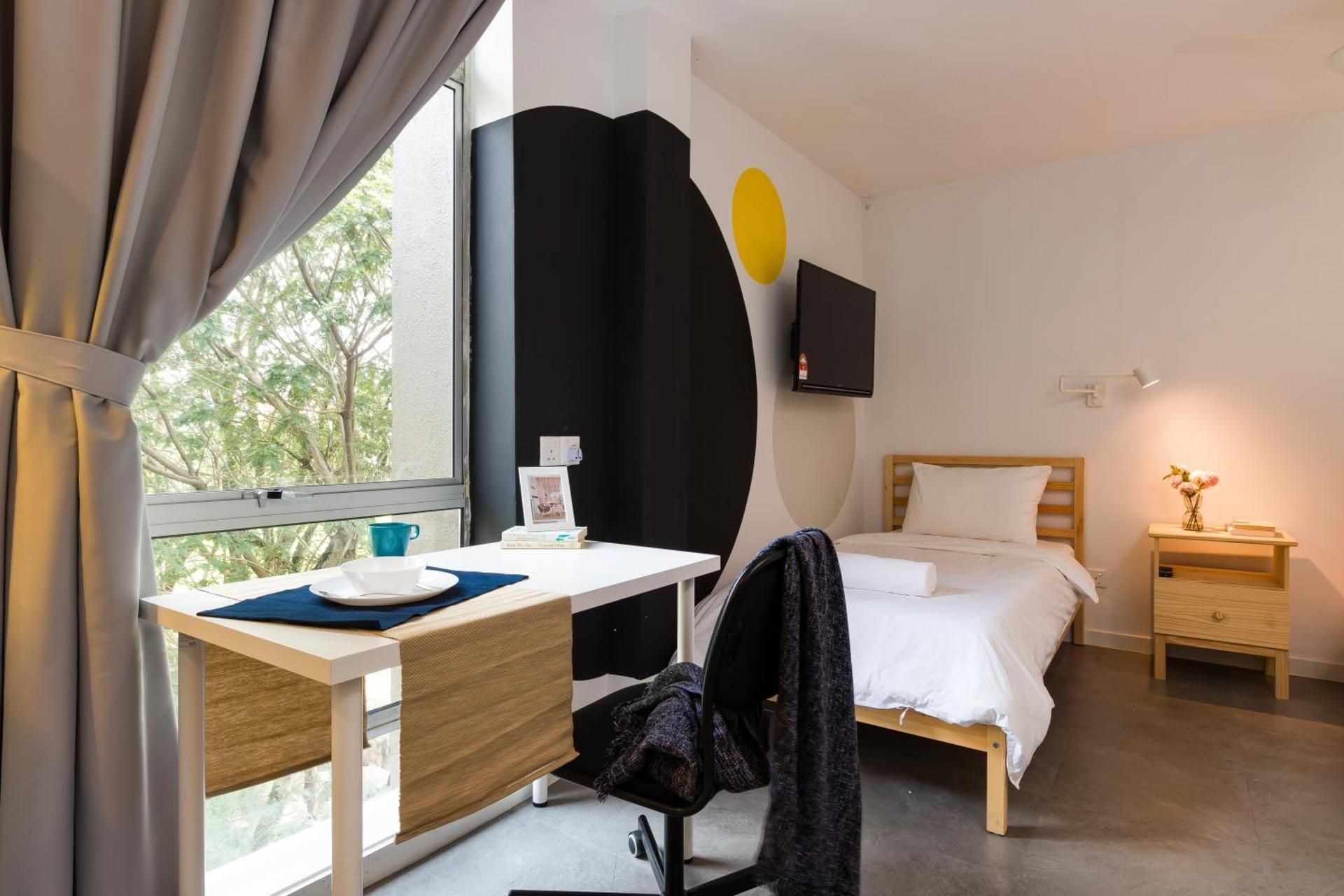 Single Room with Shared Bathroom