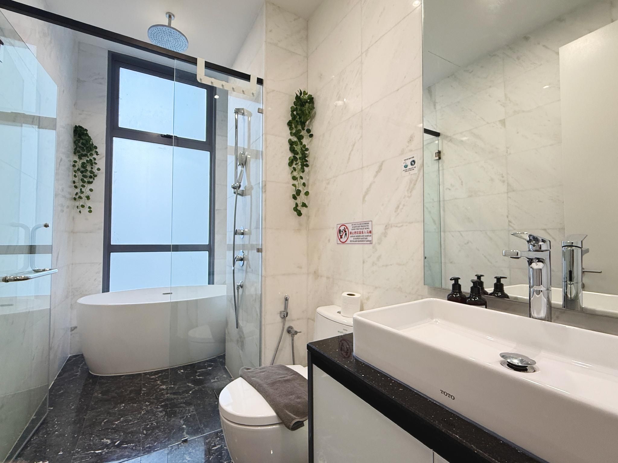 Deluxe 2-Bedroom Suite