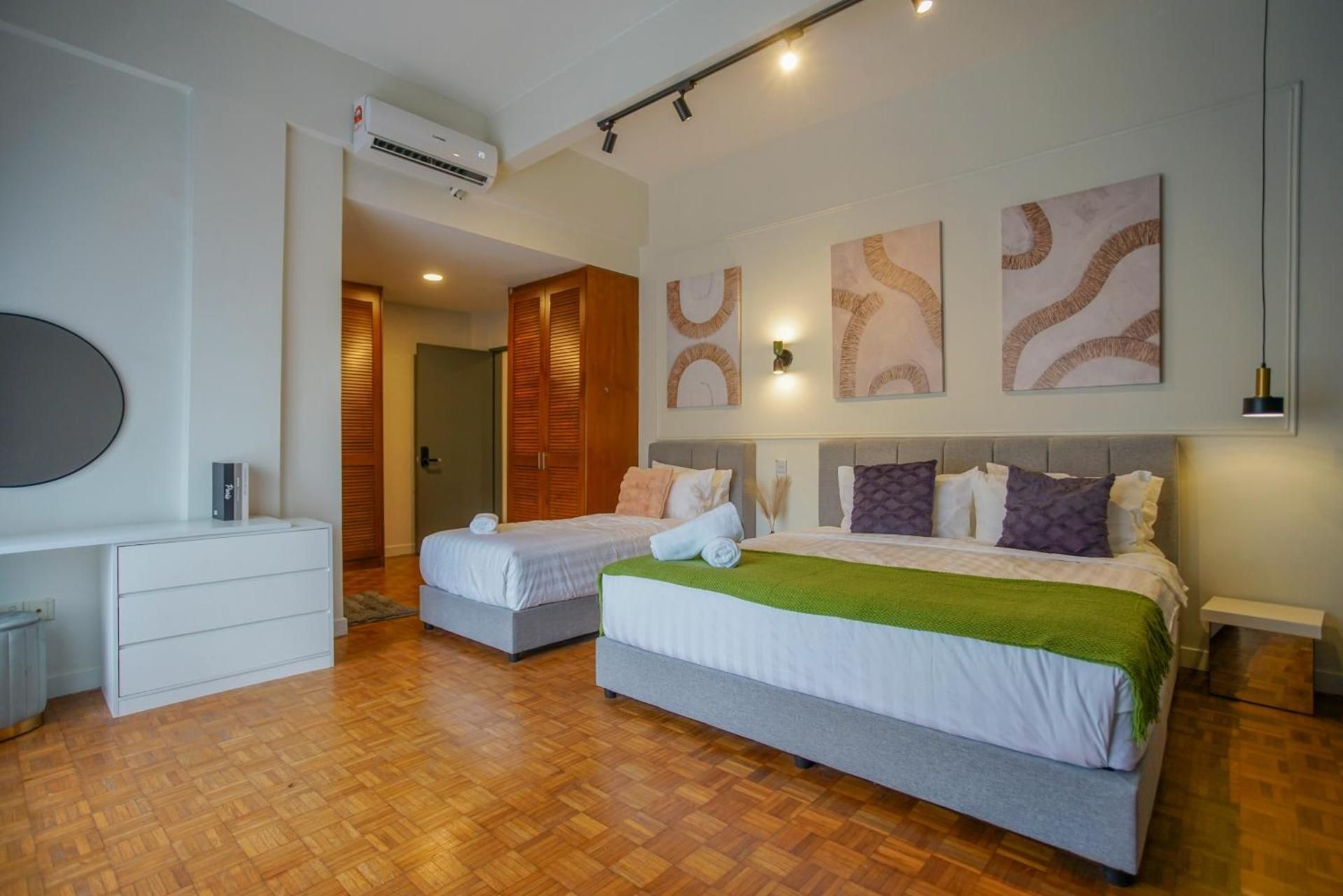 Three-Bedroom Deluxe Apartment