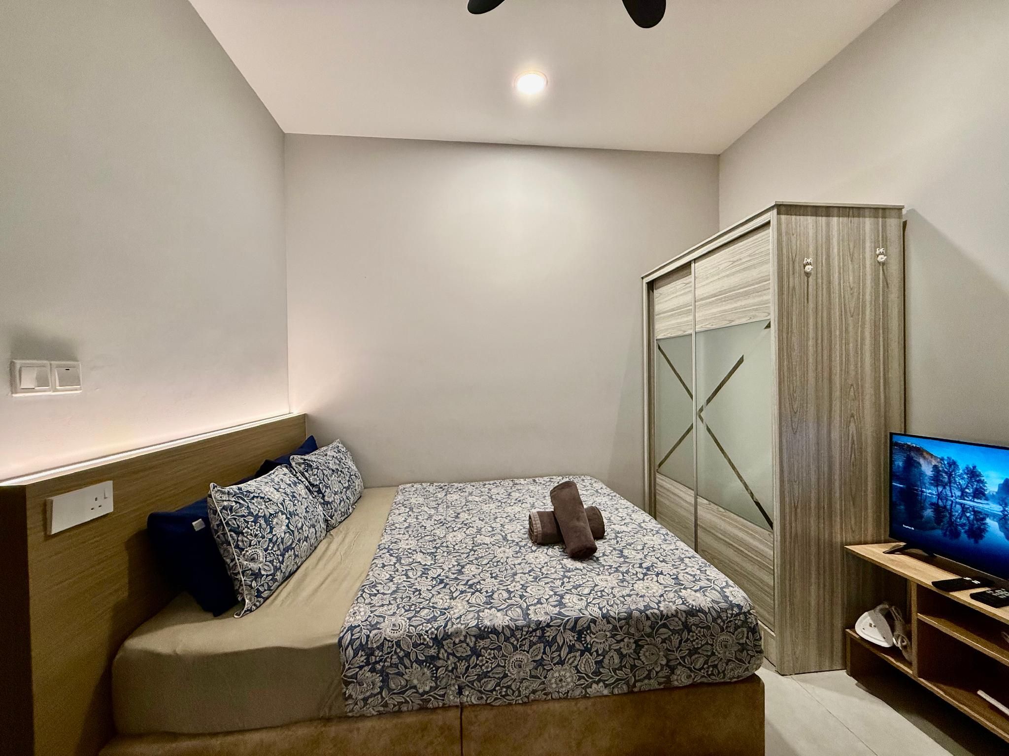 Hotel Deluxe Suite with Double Bed, without Kitchen and without View