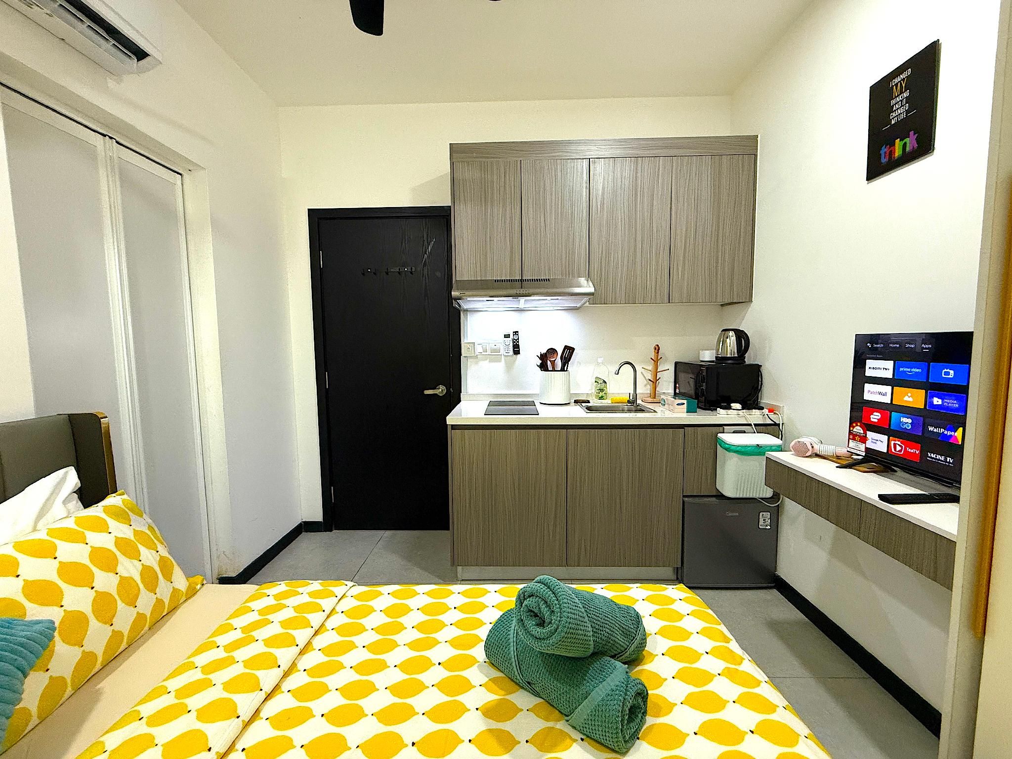 Queen Bedroom