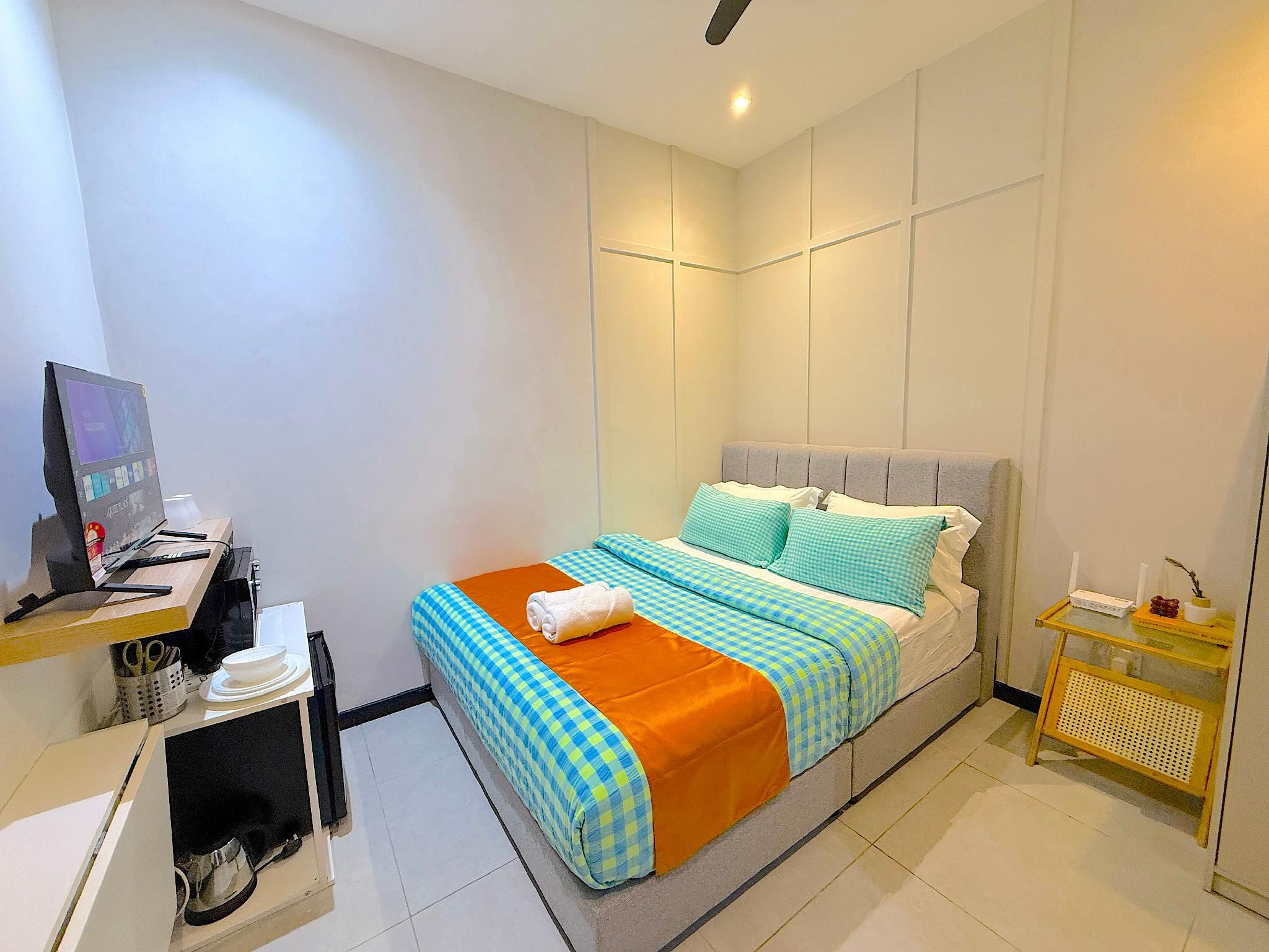 Queen Bedroom