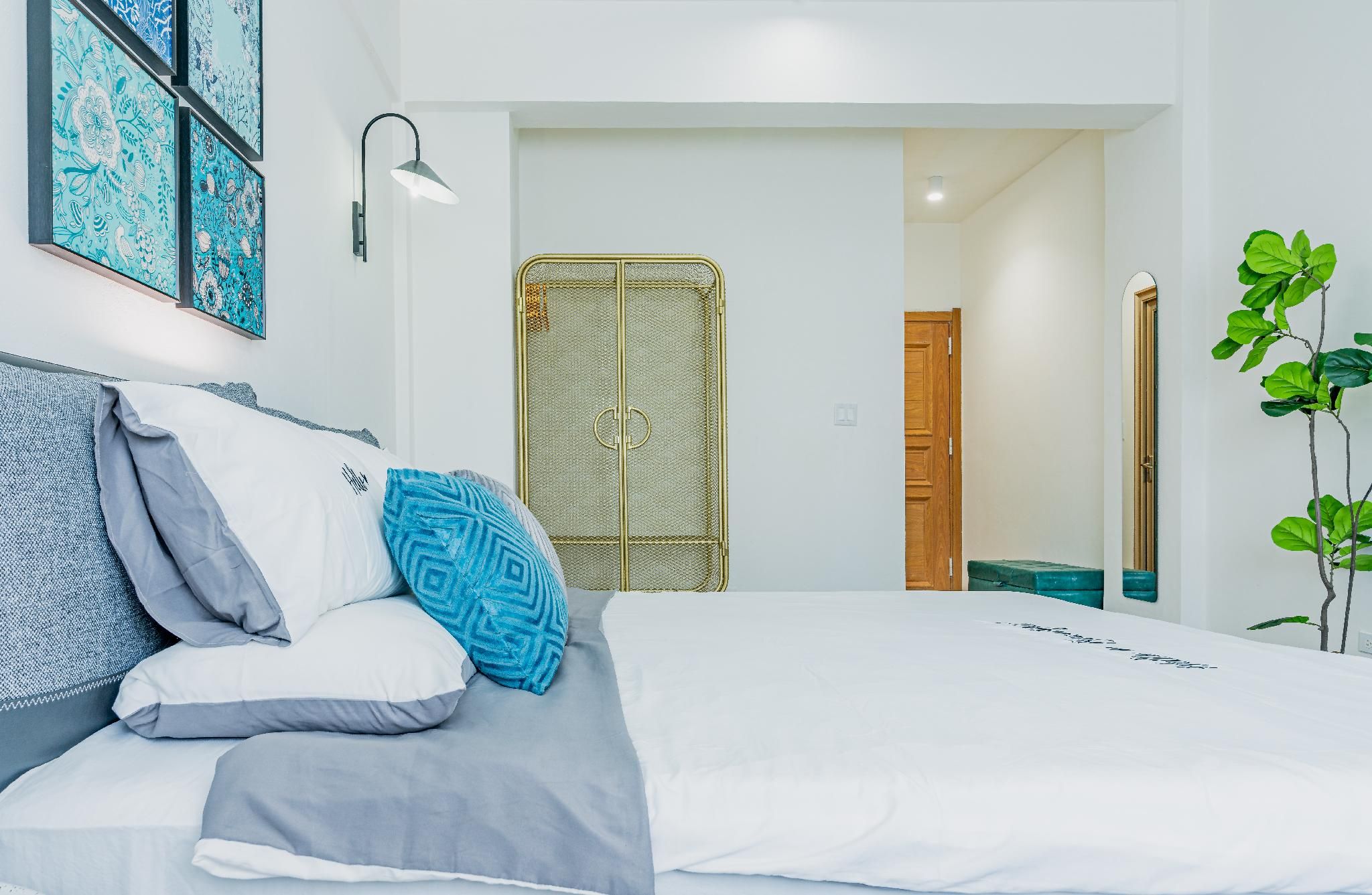 Luxury Moderate King Room