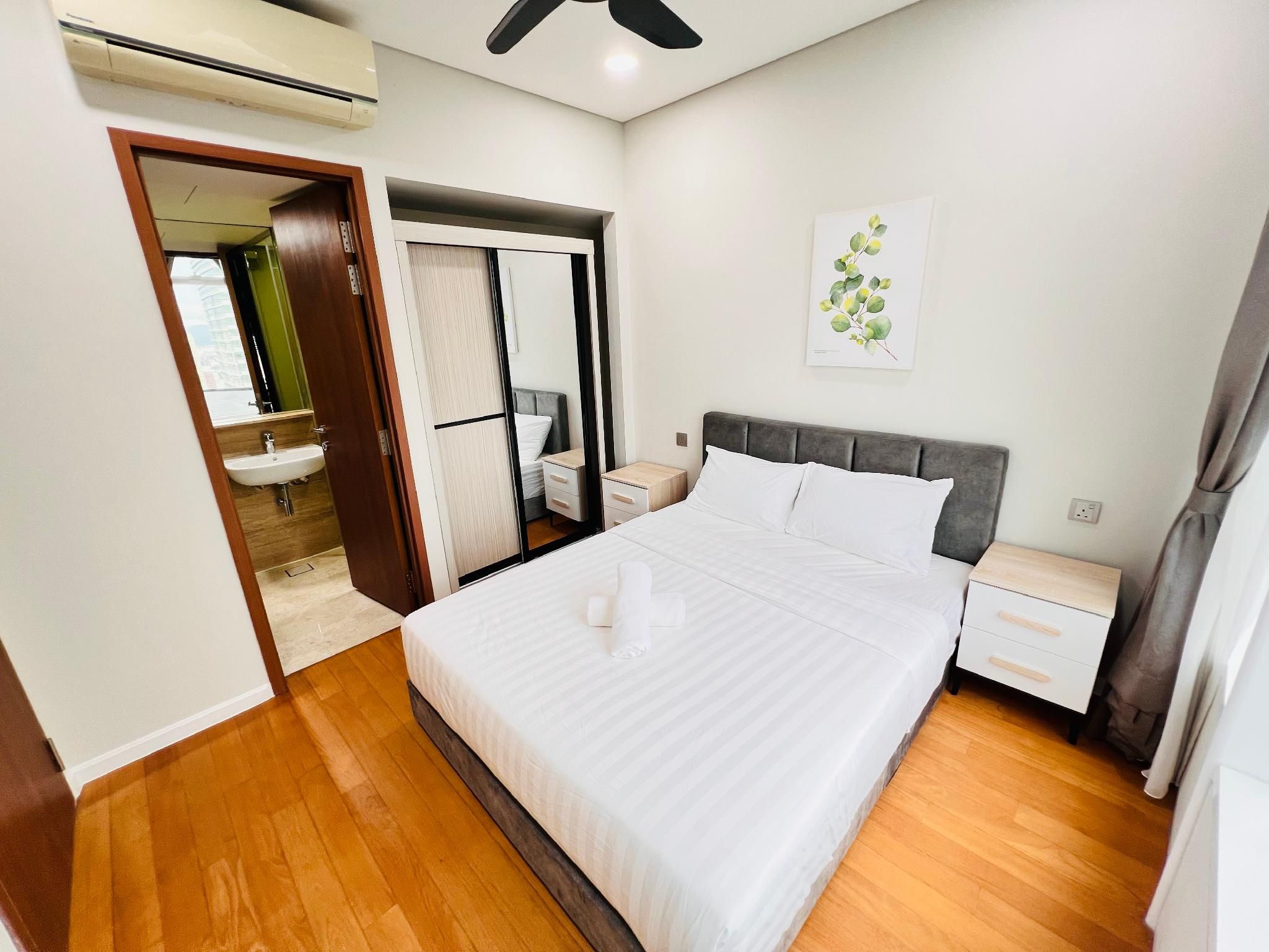Twin Towers View Twin Junior Suite with 2 Queen Beds