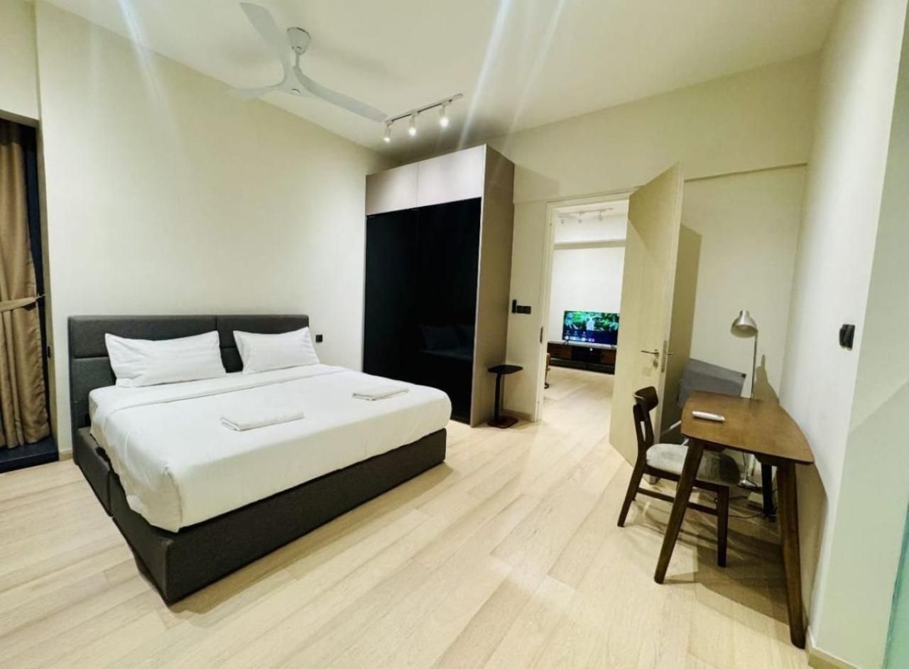 One-Bedroom Apartment With City View