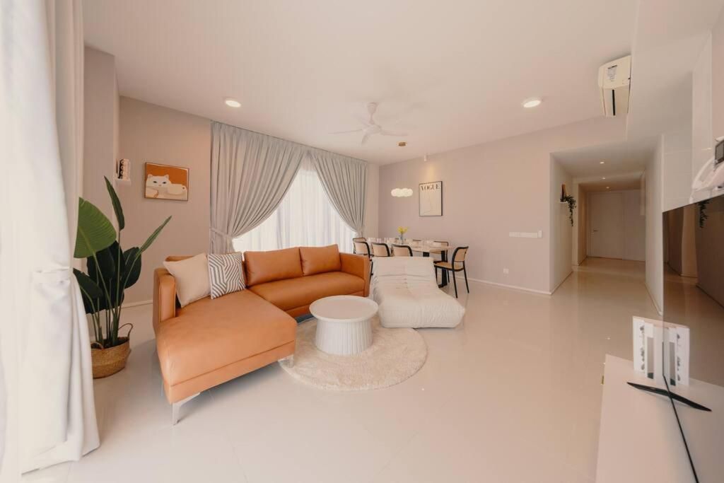 NEW! Spacious French Verdi 10pax 3BR WonderfulView Three-Bedroom Apartment 3