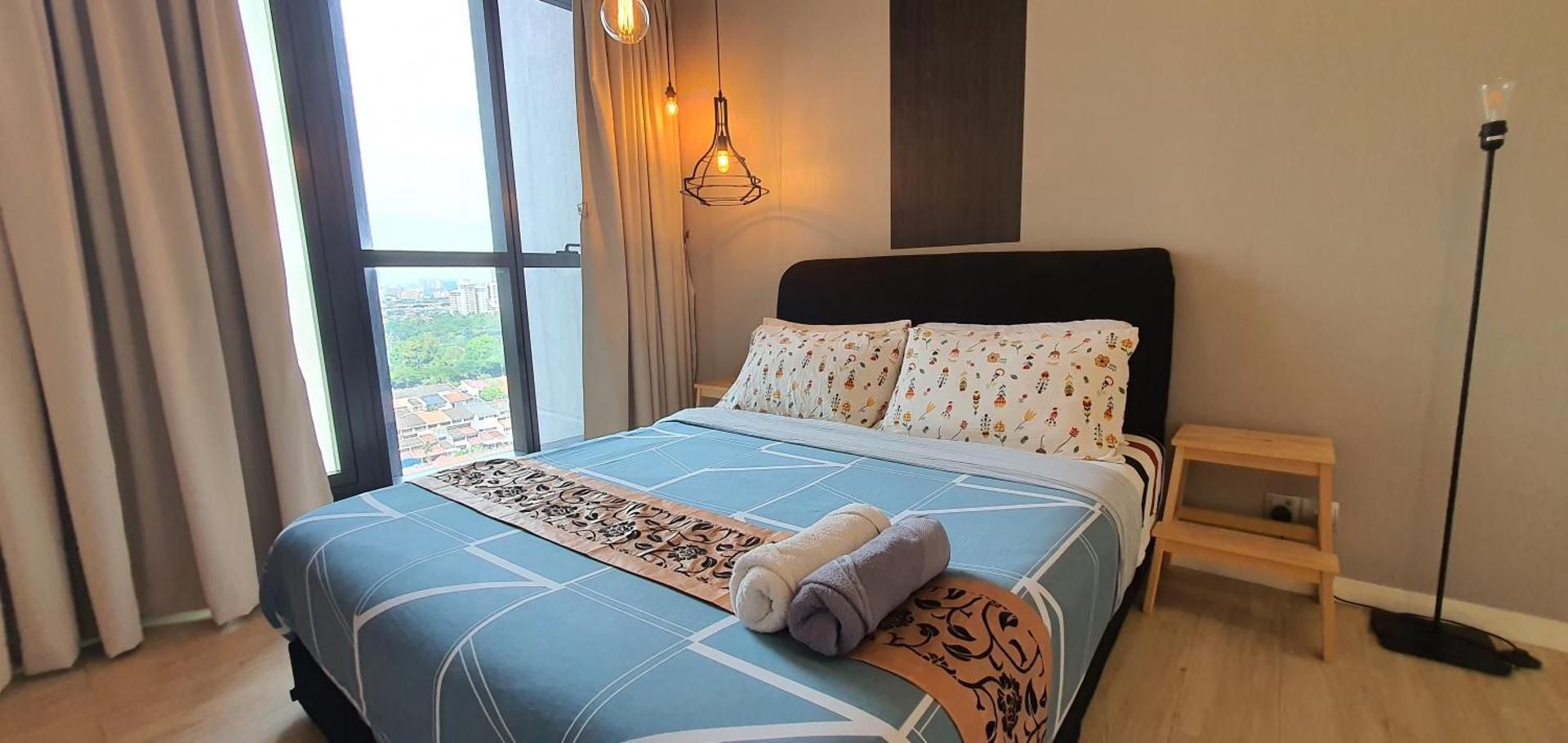 Apartment with Lake View