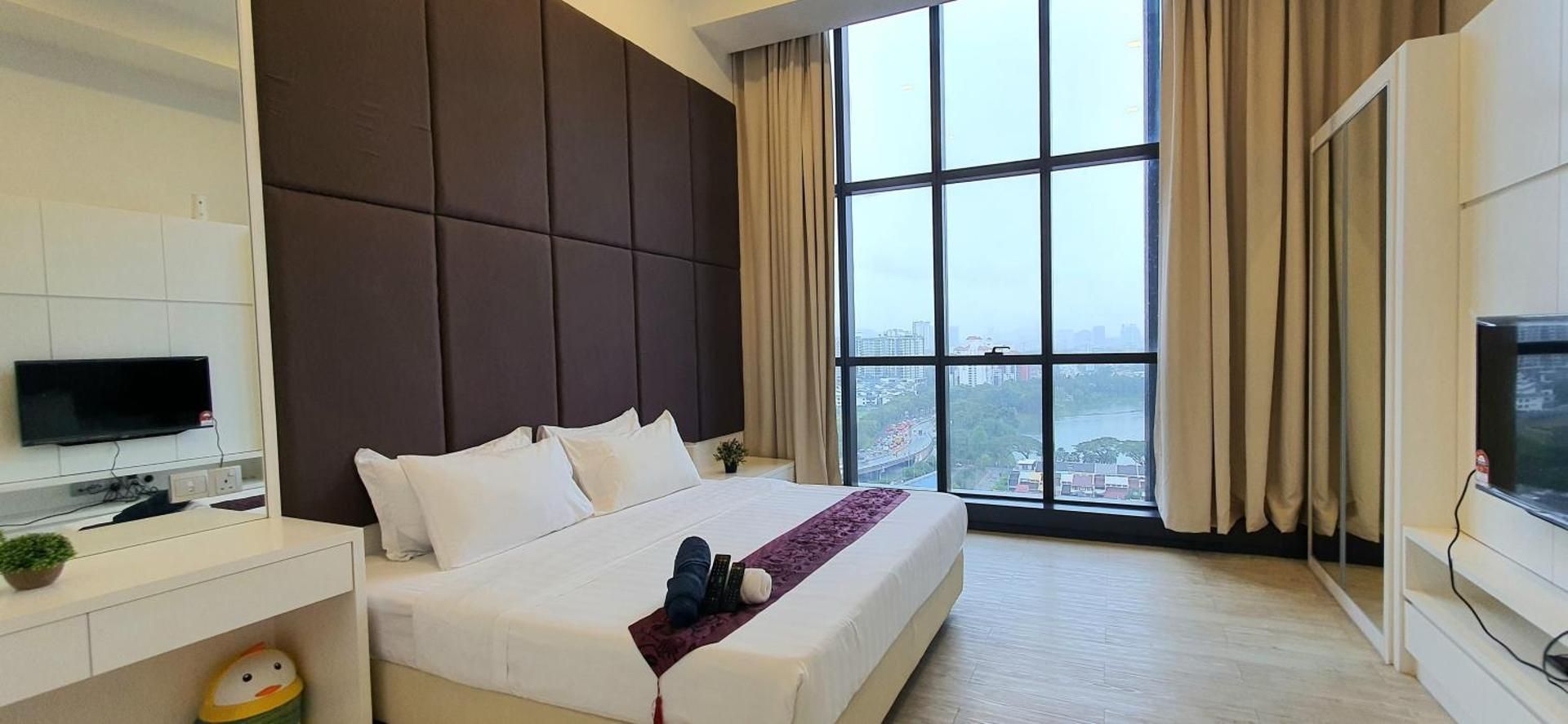 Superior Apartment with City View